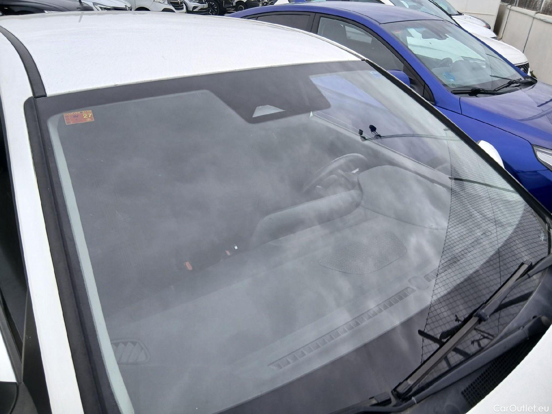  Hyundai  i20 HYUNDAI  / 2020 / 5P / berlina con portón 1.0 TGDI 74kW (100CV) 48V Essence #3