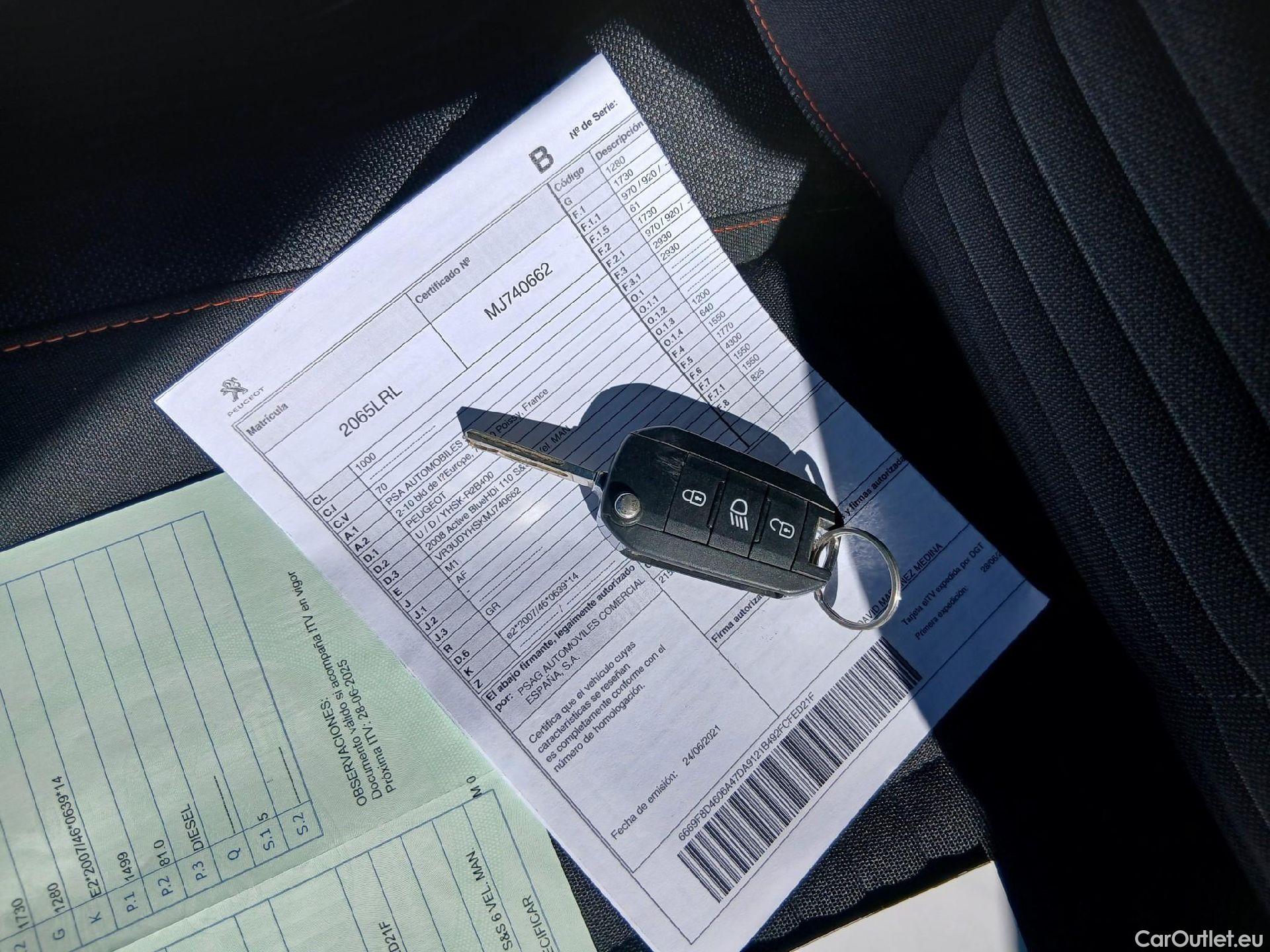  Peugeot  2008 PEUGEOT  / 2019 / 5P / todoterreno Active BlueHDI 81kW (110CV) #37