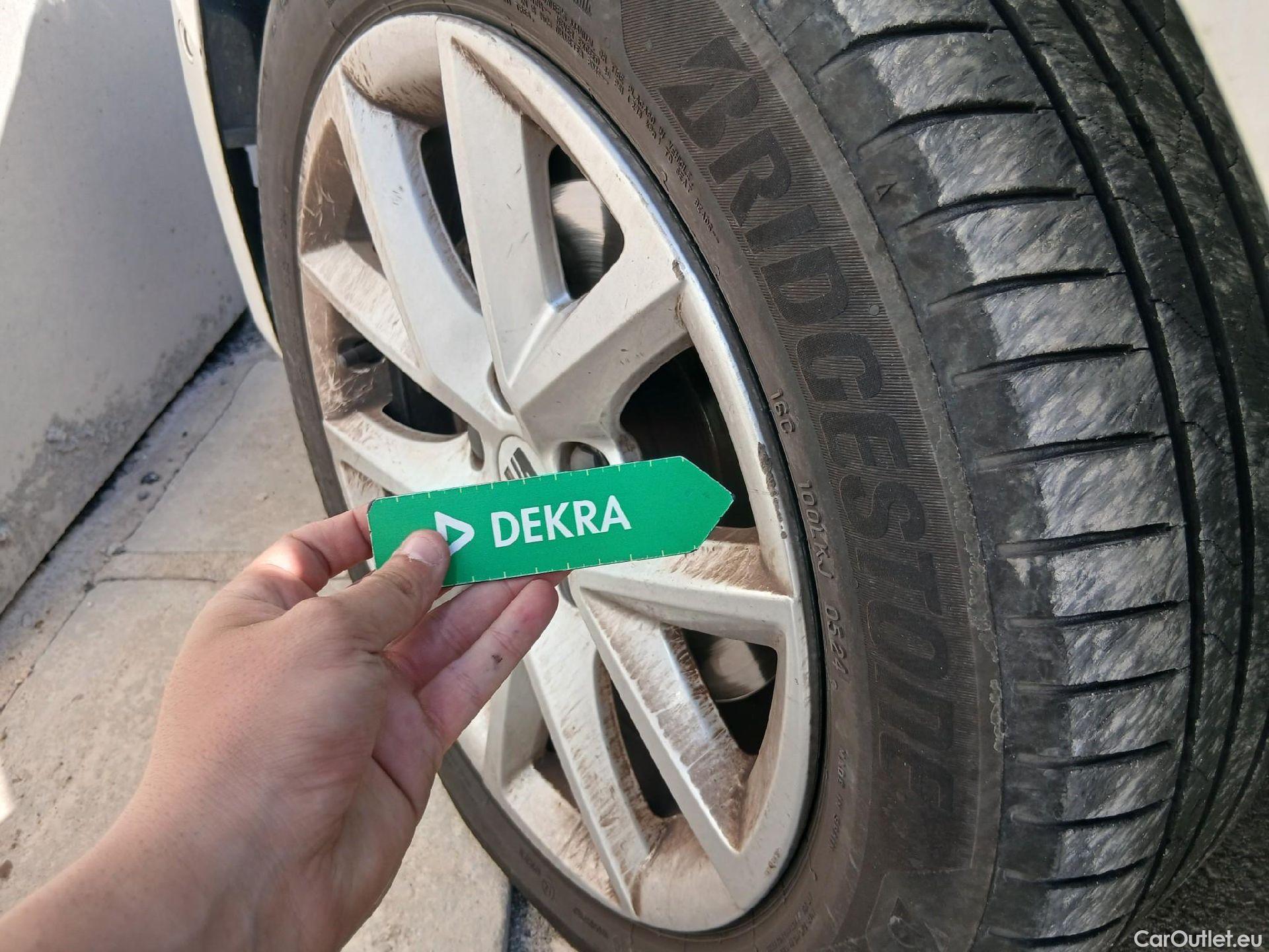  Seat  Leon SEAT Nuevo León / 2020 / 5P / familiar SP 1.0 TSI 81kW S&S Style XL(SP) #7