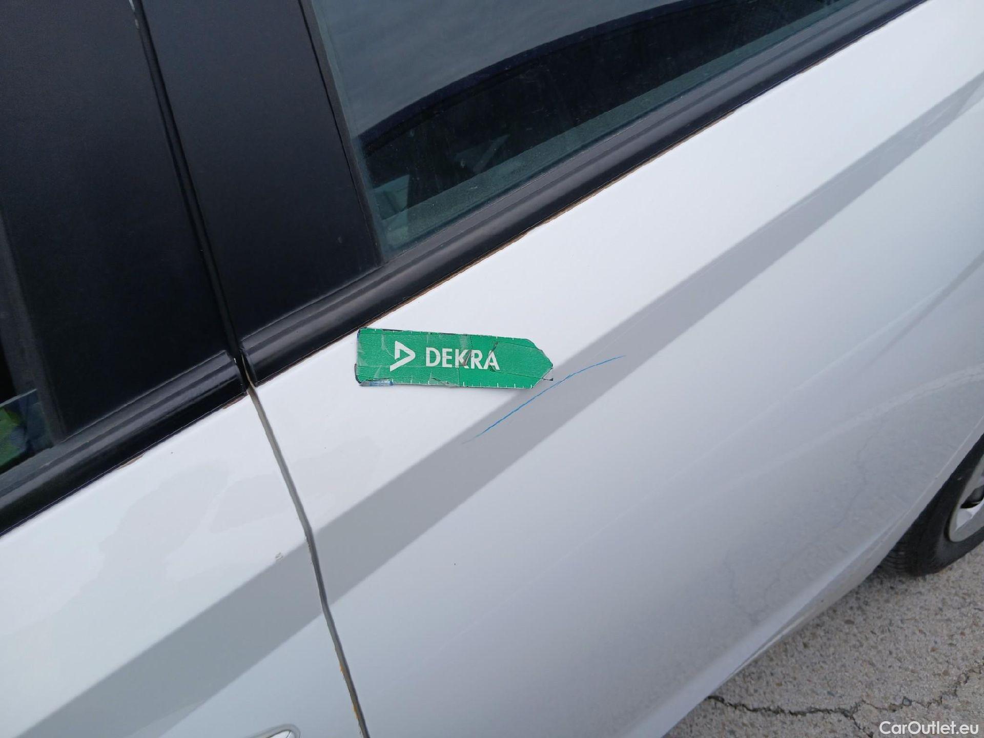  Hyundai  i20 HYUNDAI  / 2020 / 5P / berlina con portón 1.0 TGDI 74kW (100CV) 48V Essence #24