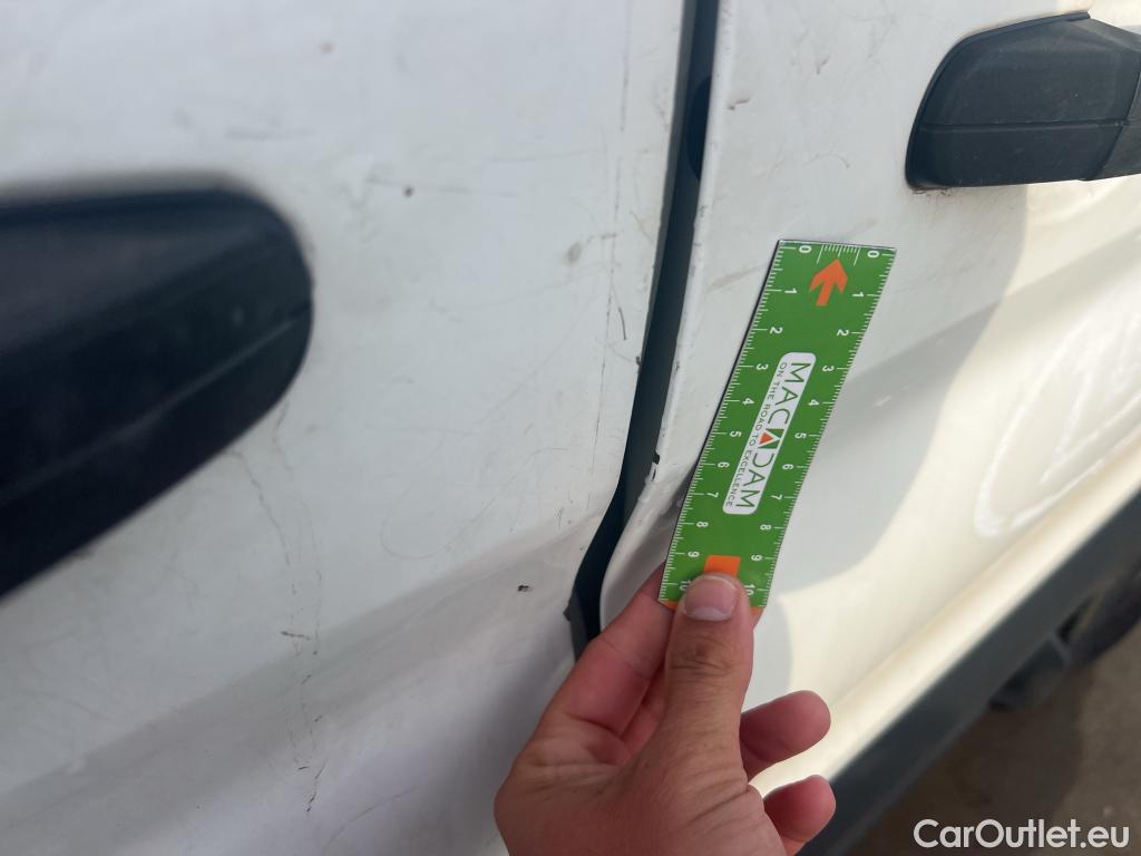  Ford  Transit FORD  / 2013 / 4P / furgón 350 96kW L2H2 Van Trend FWD #18