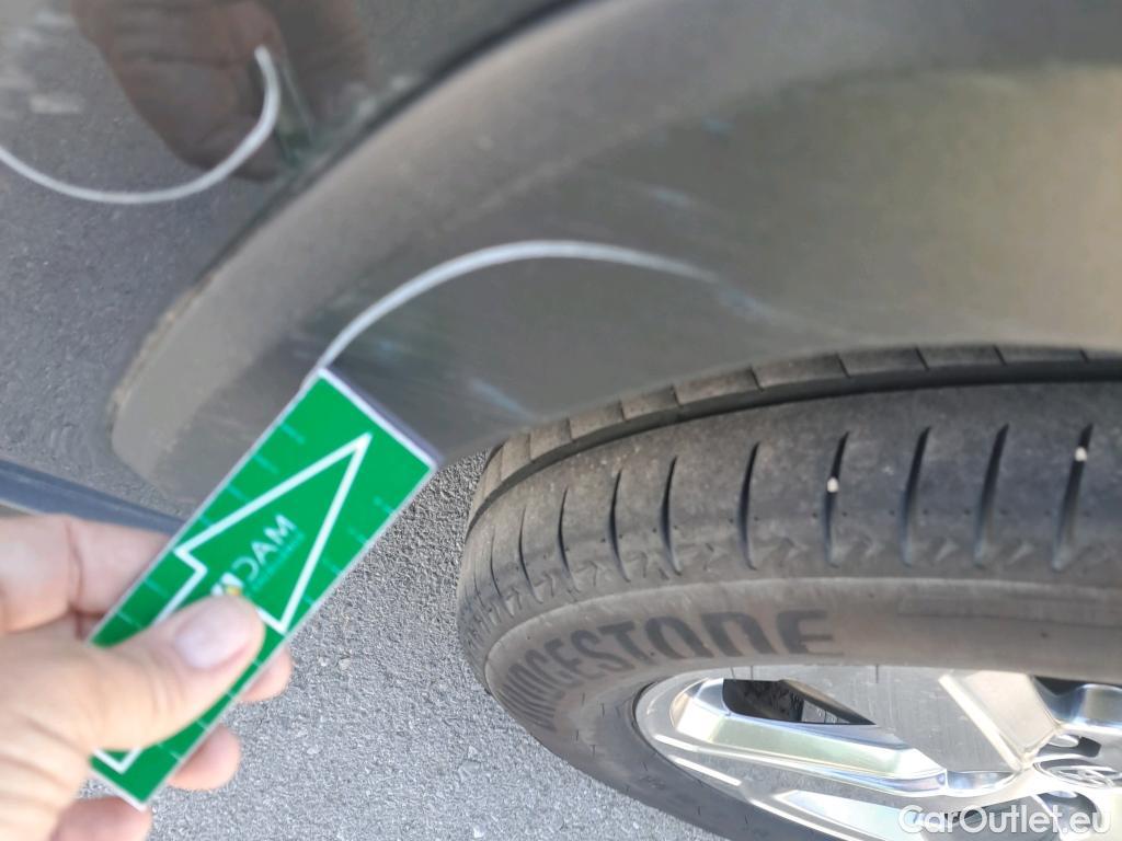  Toyota  RAV4 TOYOTA  / 2018 / 5P / todoterreno 2.5l 220H Advance #51