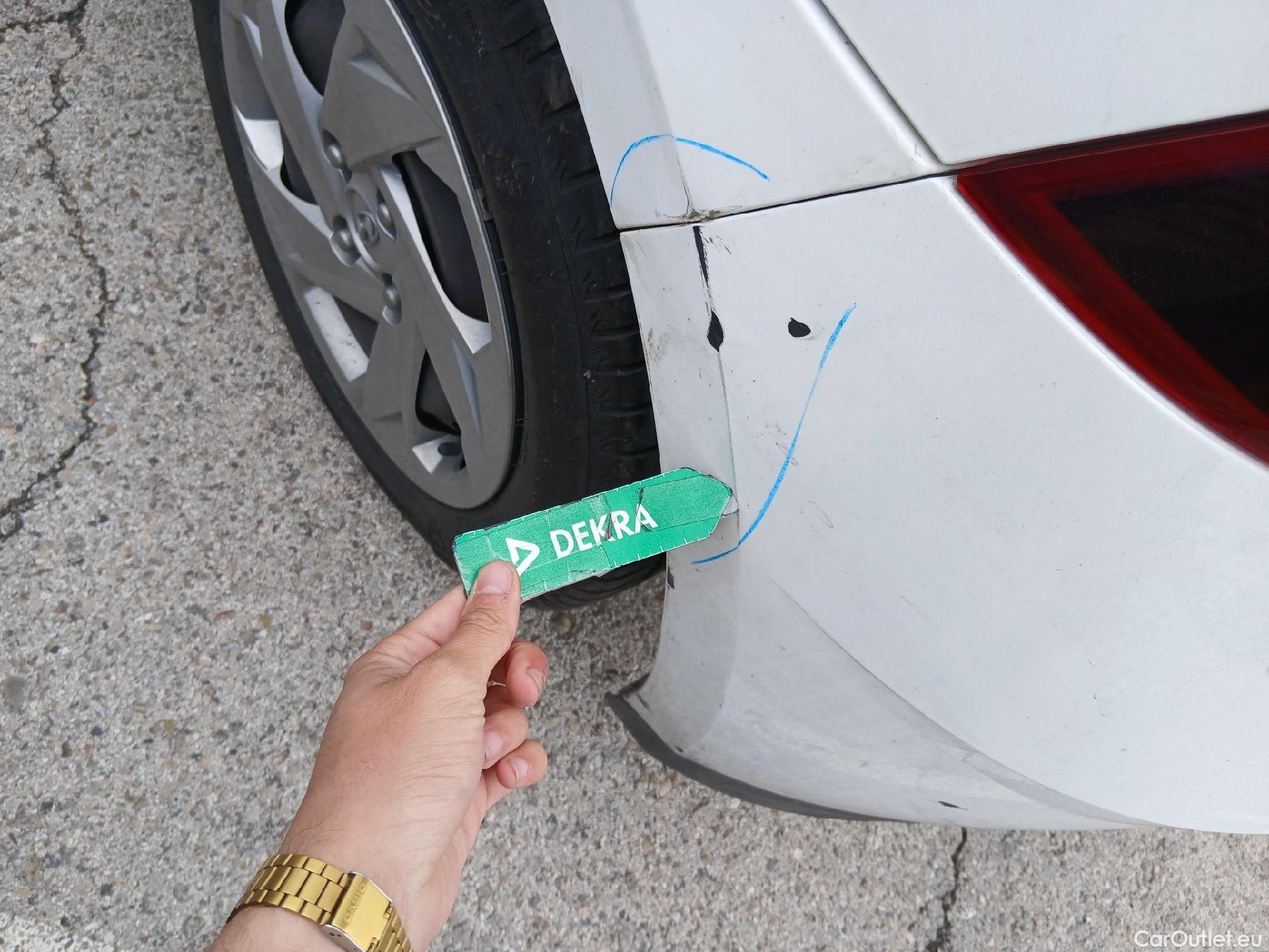  Hyundai  i20 HYUNDAI  / 2020 / 5P / berlina con portón 1.0 TGDI 74kW (100CV) 48V Essence #29