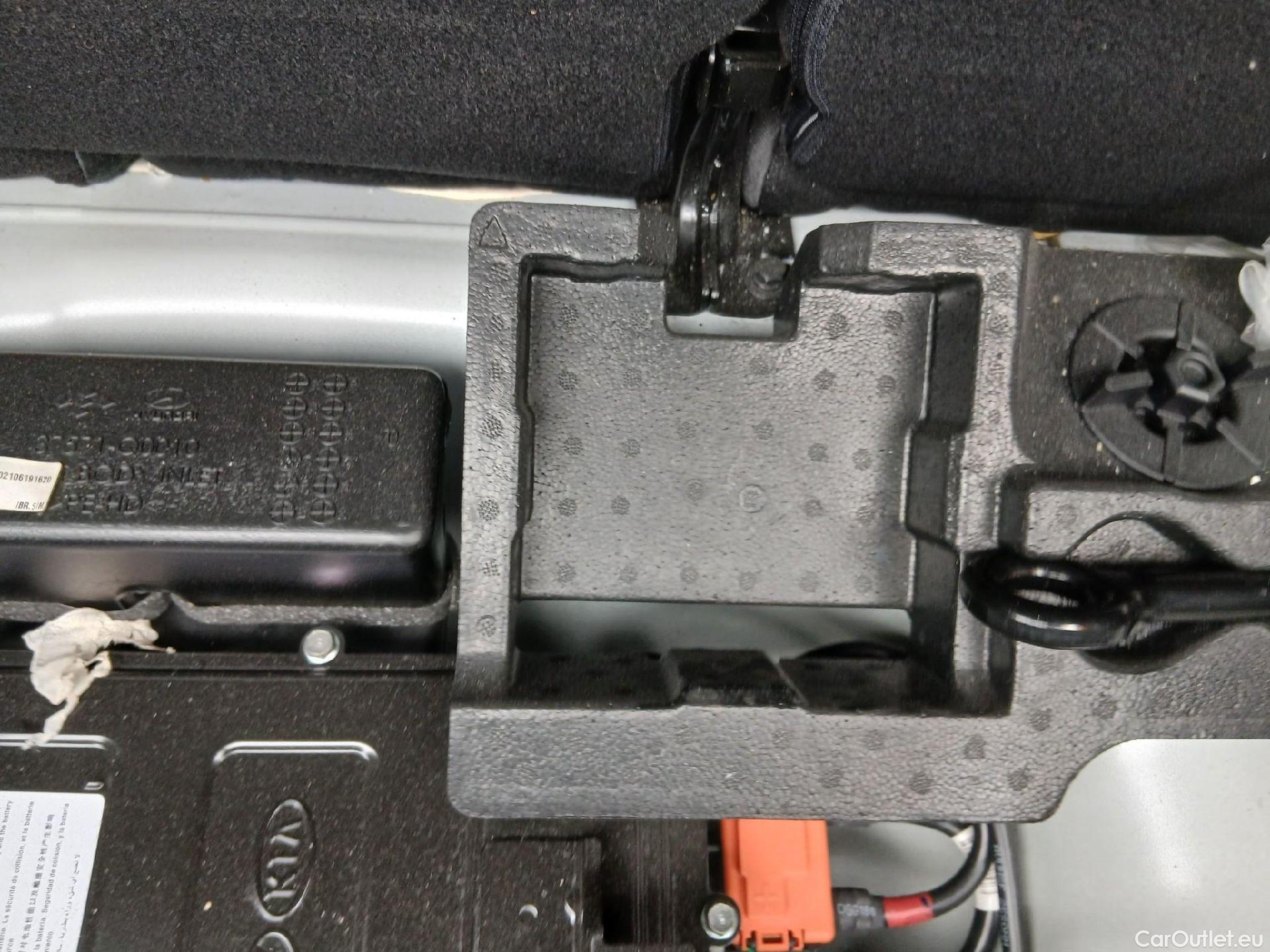  Hyundai  i20 HYUNDAI  / 2020 / 5P / berlina con portón 1.0 TGDI 74kW (100CV) 48V Essence #2