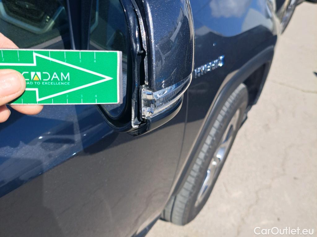  Toyota  RAV4 TOYOTA  / 2018 / 5P / todoterreno 2.5l 220H Advance #2