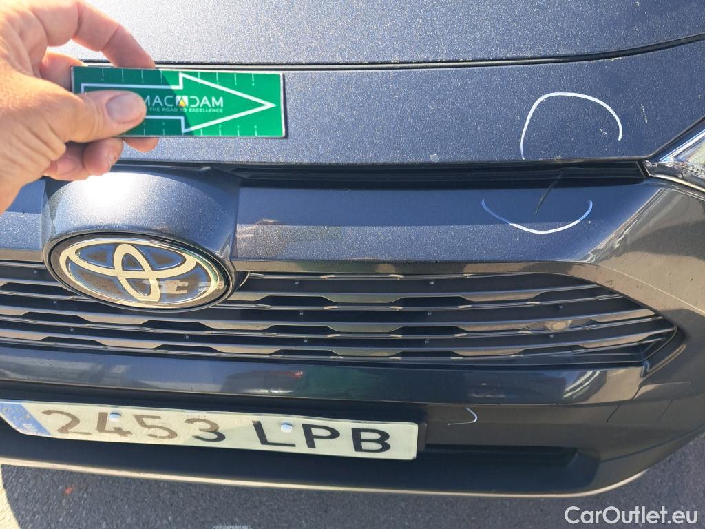  Toyota  RAV4 TOYOTA  / 2018 / 5P / todoterreno 2.5l 220H Advance #35