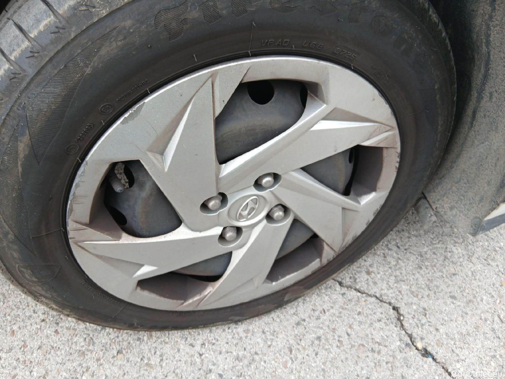  Hyundai  i20 HYUNDAI  / 2020 / 5P / berlina con portón 1.0 TGDI 74kW (100CV) 48V Essence #45