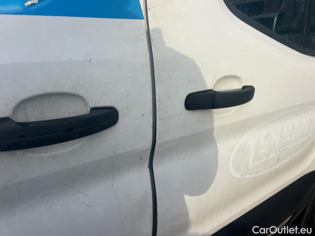  Ford  Transit FORD  / 2013 / 4P / furgón 350 96kW L2H2 Van Trend FWD #17