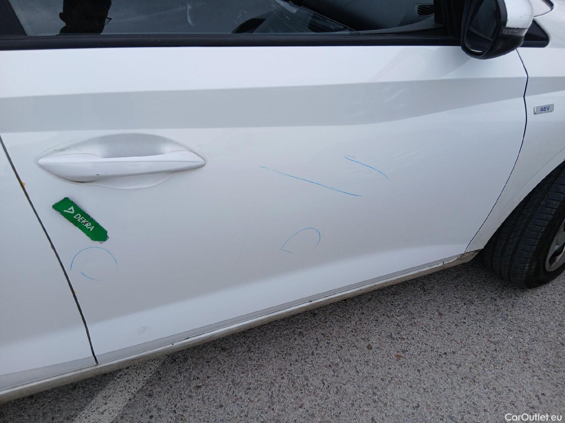  Hyundai  i20 HYUNDAI  / 2020 / 5P / berlina con portón 1.0 TGDI 74kW (100CV) 48V Essence #39