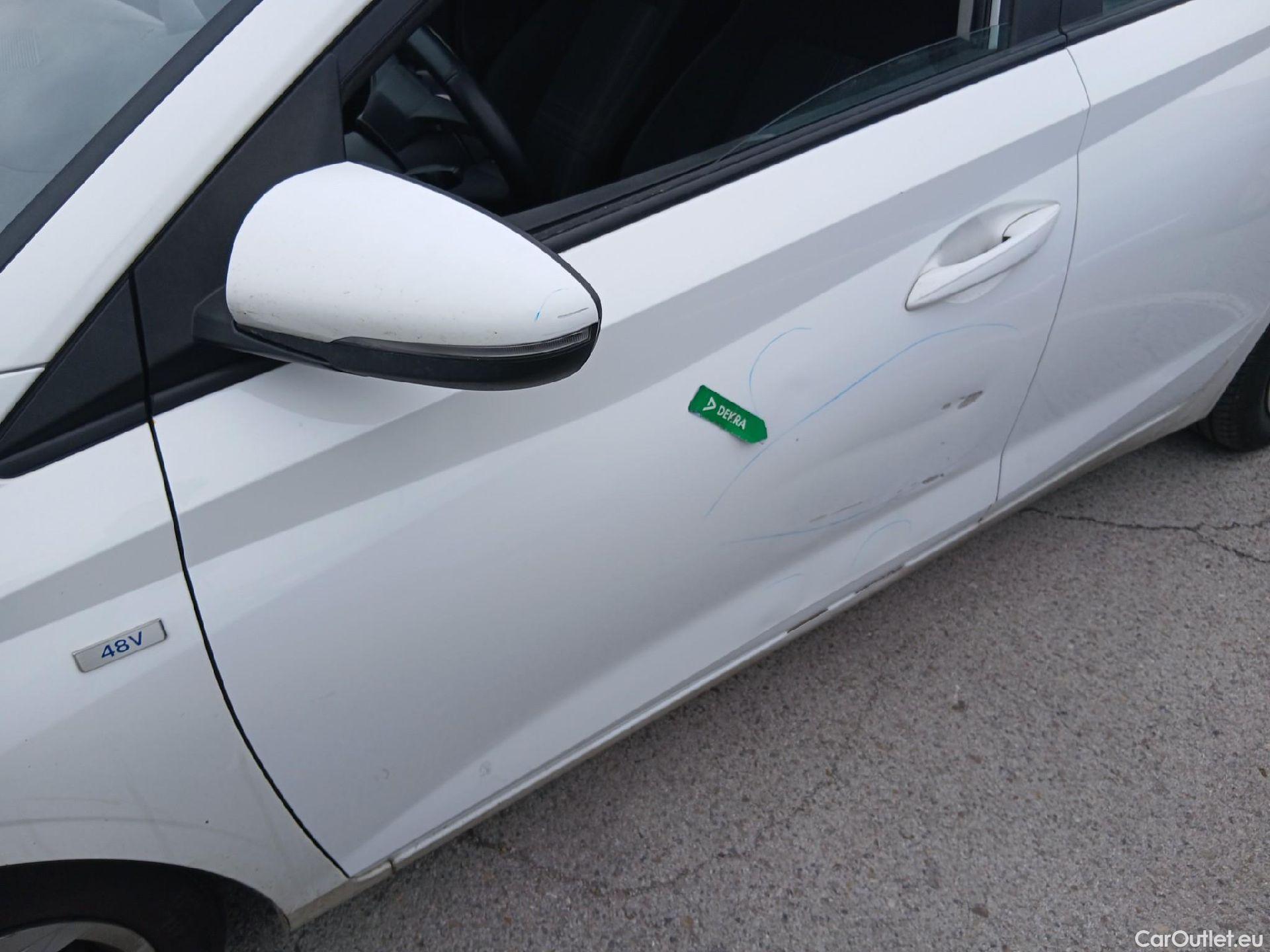  Hyundai  i20 HYUNDAI  / 2020 / 5P / berlina con portón 1.0 TGDI 74kW (100CV) 48V Essence #13