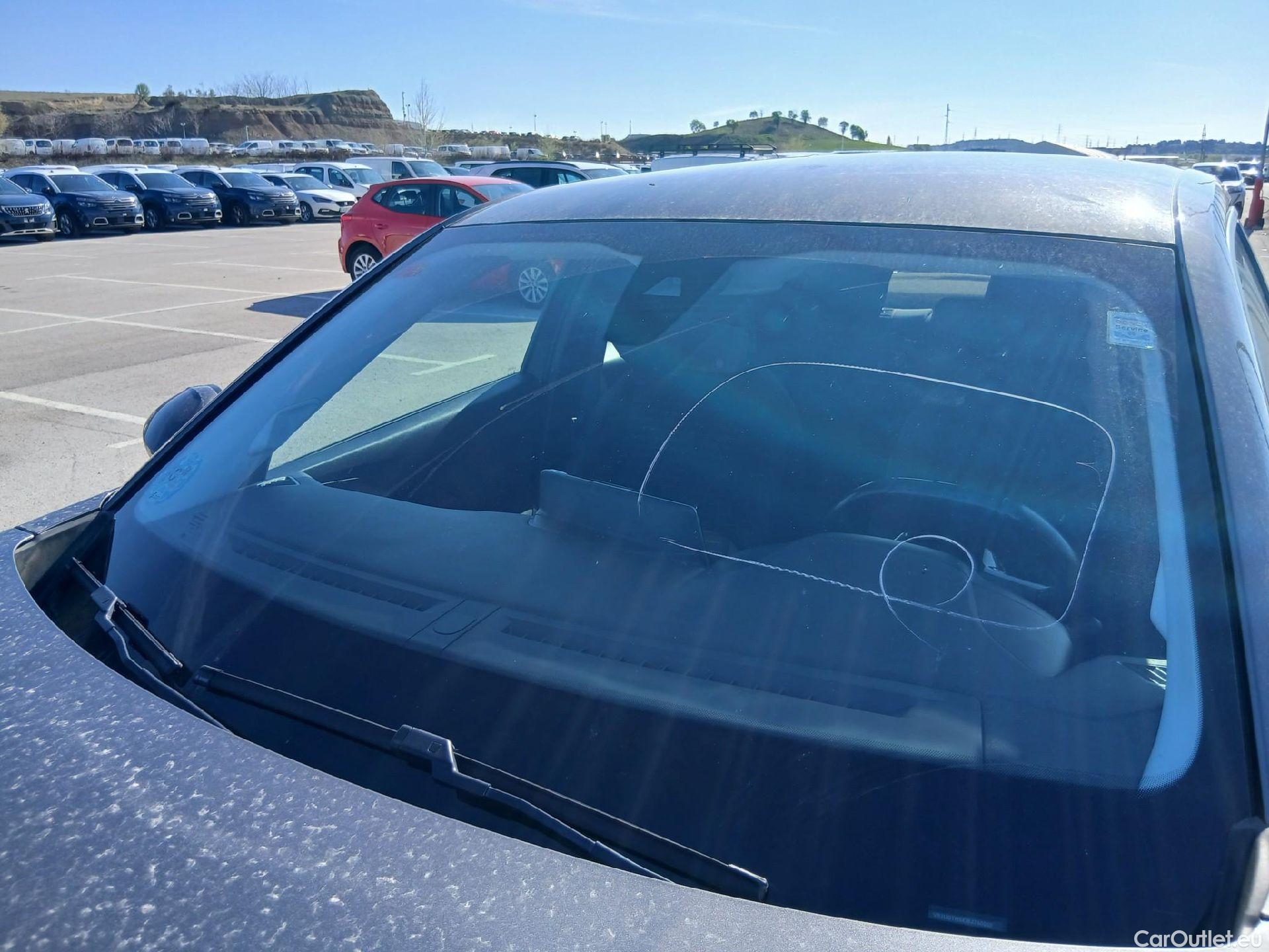  Peugeot  2008 PEUGEOT  / 2019 / 5P / todoterreno Active BlueHDI 81kW (110CV) #29