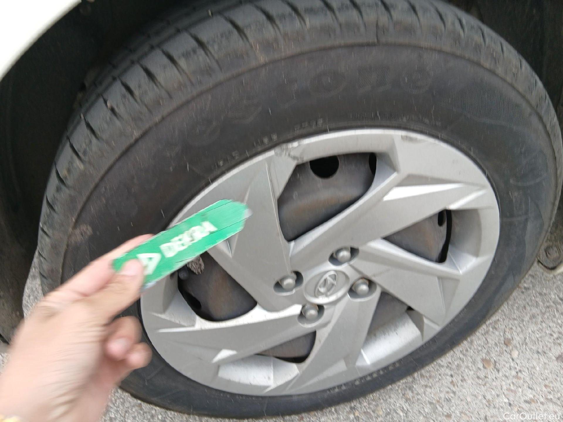  Hyundai  i20 HYUNDAI  / 2020 / 5P / berlina con portón 1.0 TGDI 74kW (100CV) 48V Essence #32