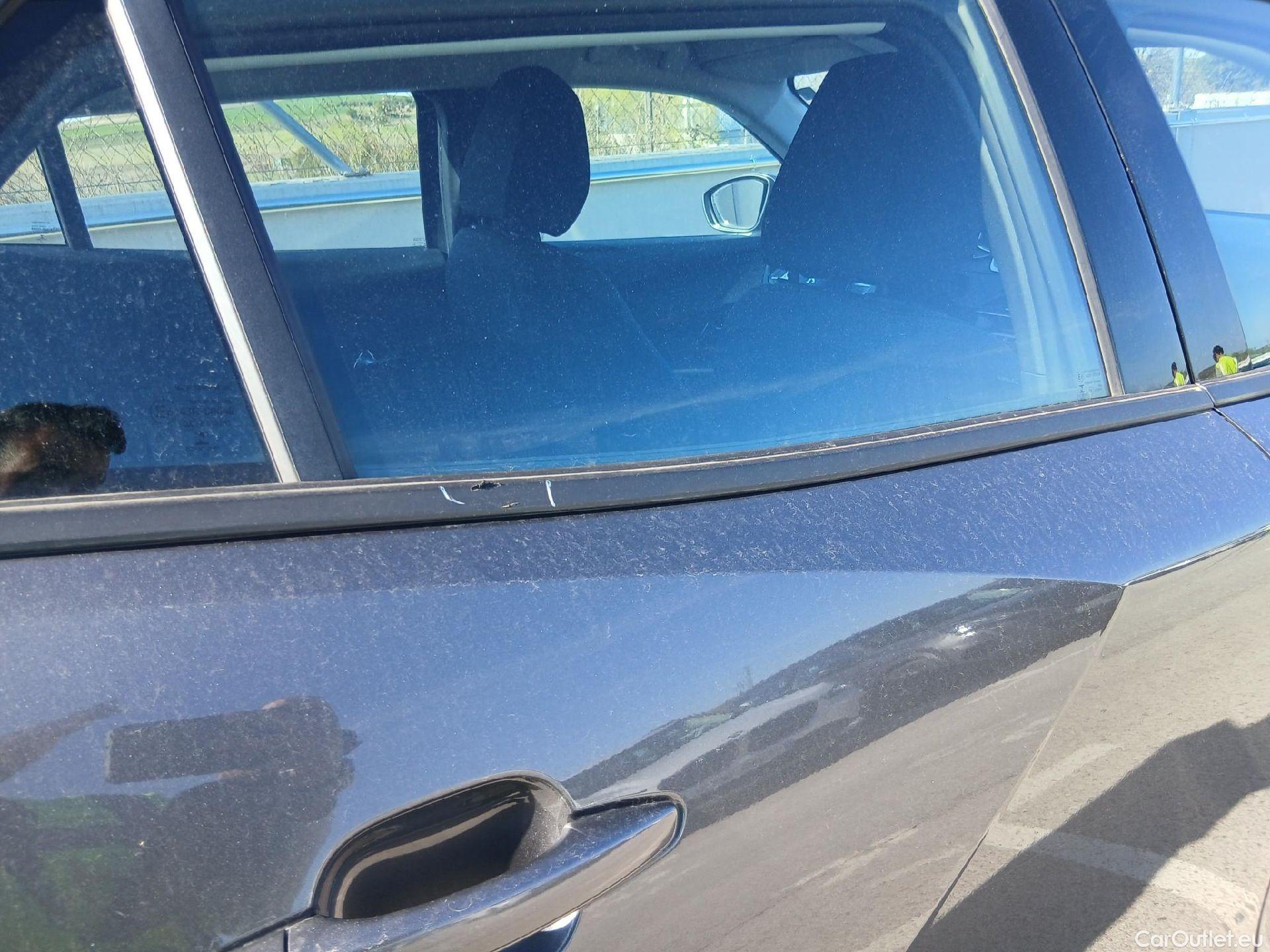  Peugeot  2008 PEUGEOT  / 2019 / 5P / todoterreno Active BlueHDI 81kW (110CV) #20