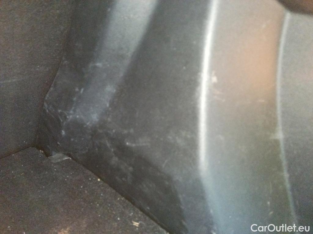  Peugeot  2008  Active Pack 1.5 HDi 110CV MT6 E6d #9