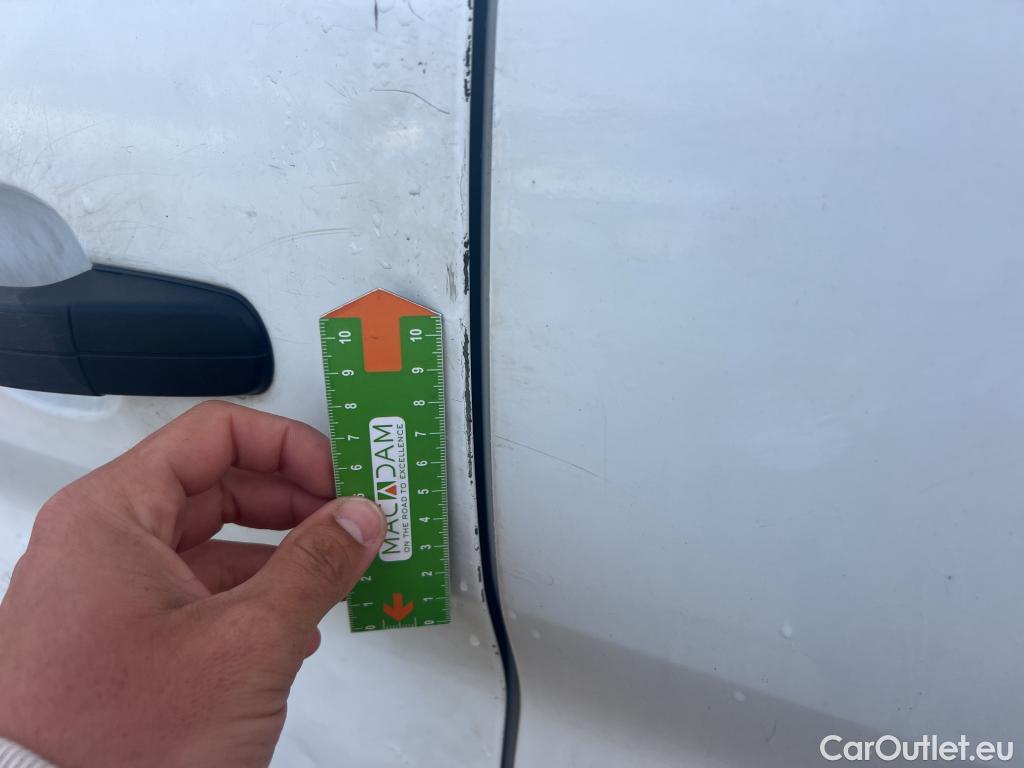  Ford  Transit FORD  / 2013 / 4P / furgón 350 96kW L2H2 Van Trend FWD #16