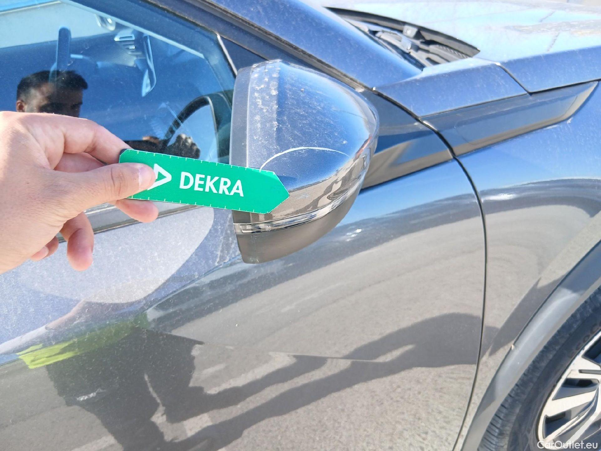  Peugeot  2008 PEUGEOT  / 2019 / 5P / todoterreno Active BlueHDI 81kW (110CV) #25