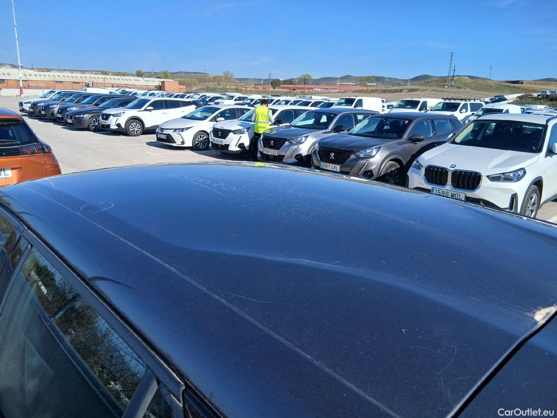  Peugeot  2008 PEUGEOT  / 2019 / 5P / todoterreno Active BlueHDI 81kW (110CV) #31