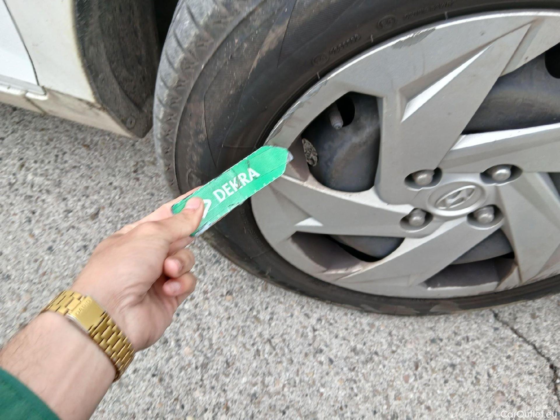  Hyundai  i20 HYUNDAI  / 2020 / 5P / berlina con portón 1.0 TGDI 74kW (100CV) 48V Essence #44