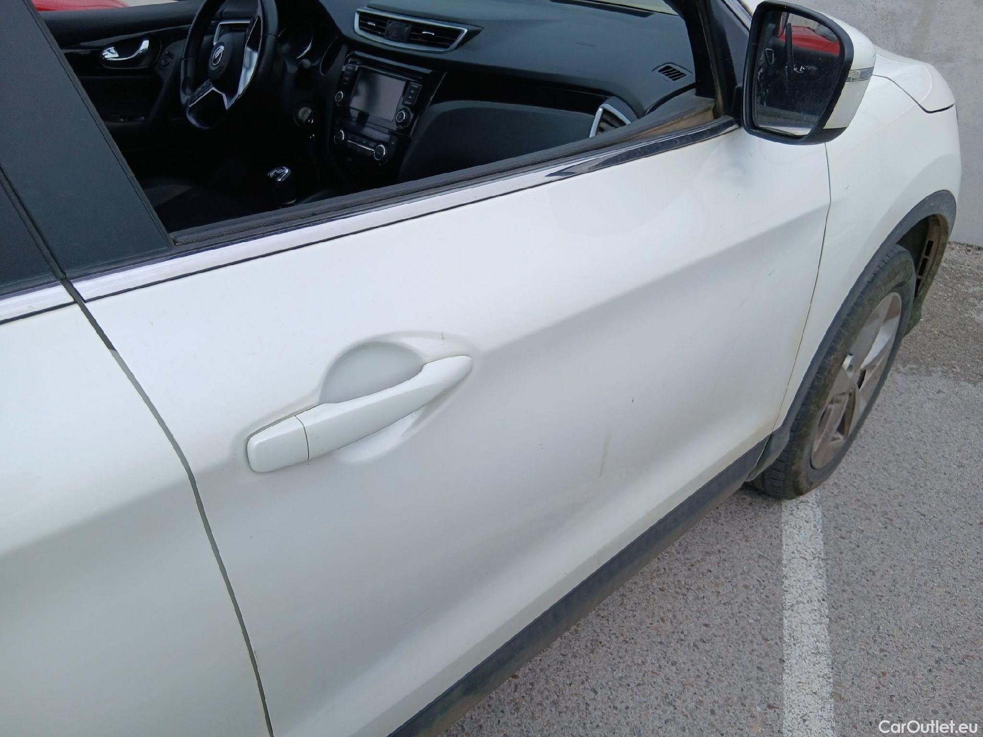  Nissan  Qashqai NISSAN  / 2017 / 5P / todoterreno DIG-T 103 kW (140 CV) E6D ACENTA #48