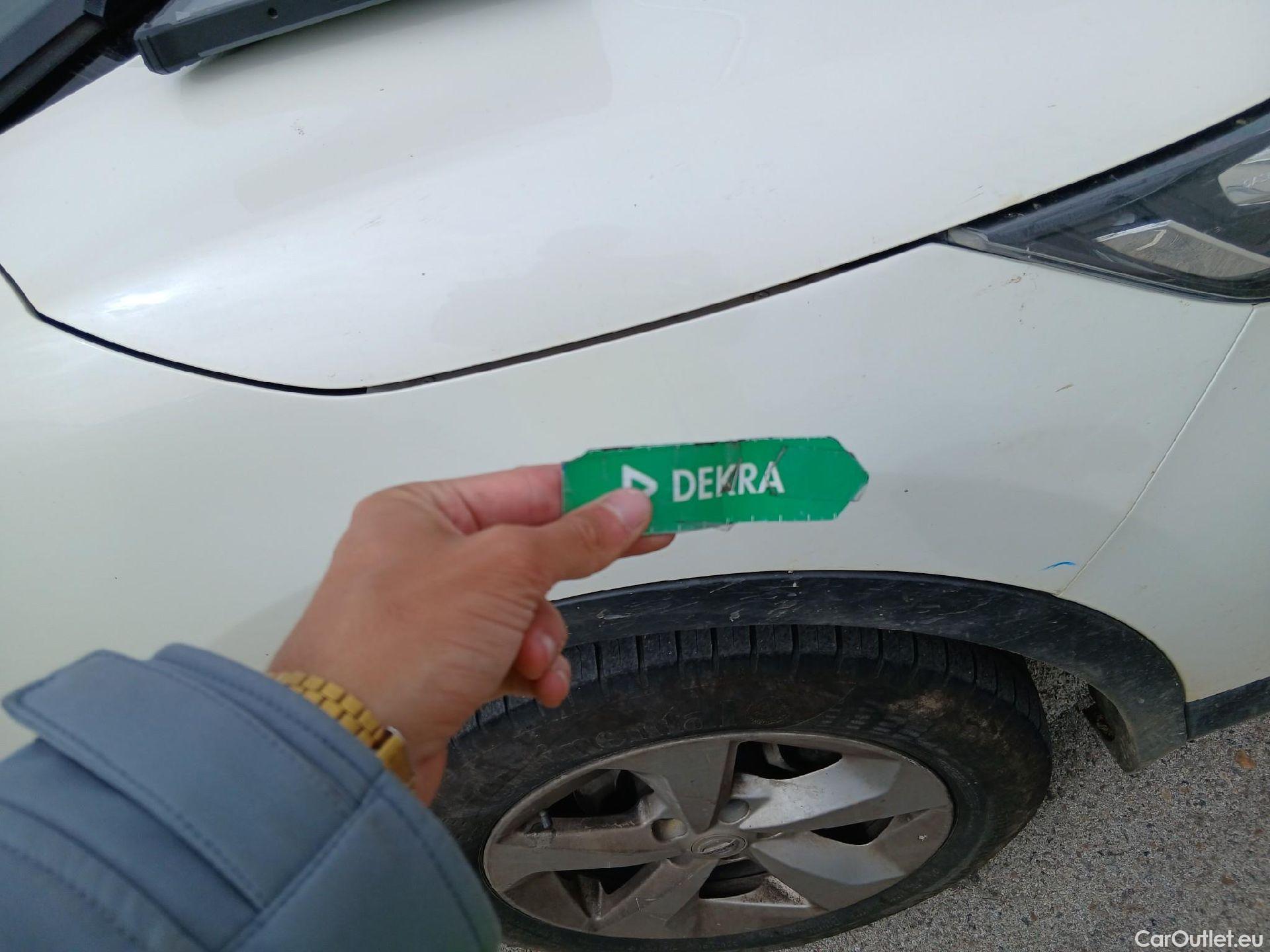  Nissan  Qashqai NISSAN  / 2017 / 5P / todoterreno DIG-T 103 kW (140 CV) E6D ACENTA #52