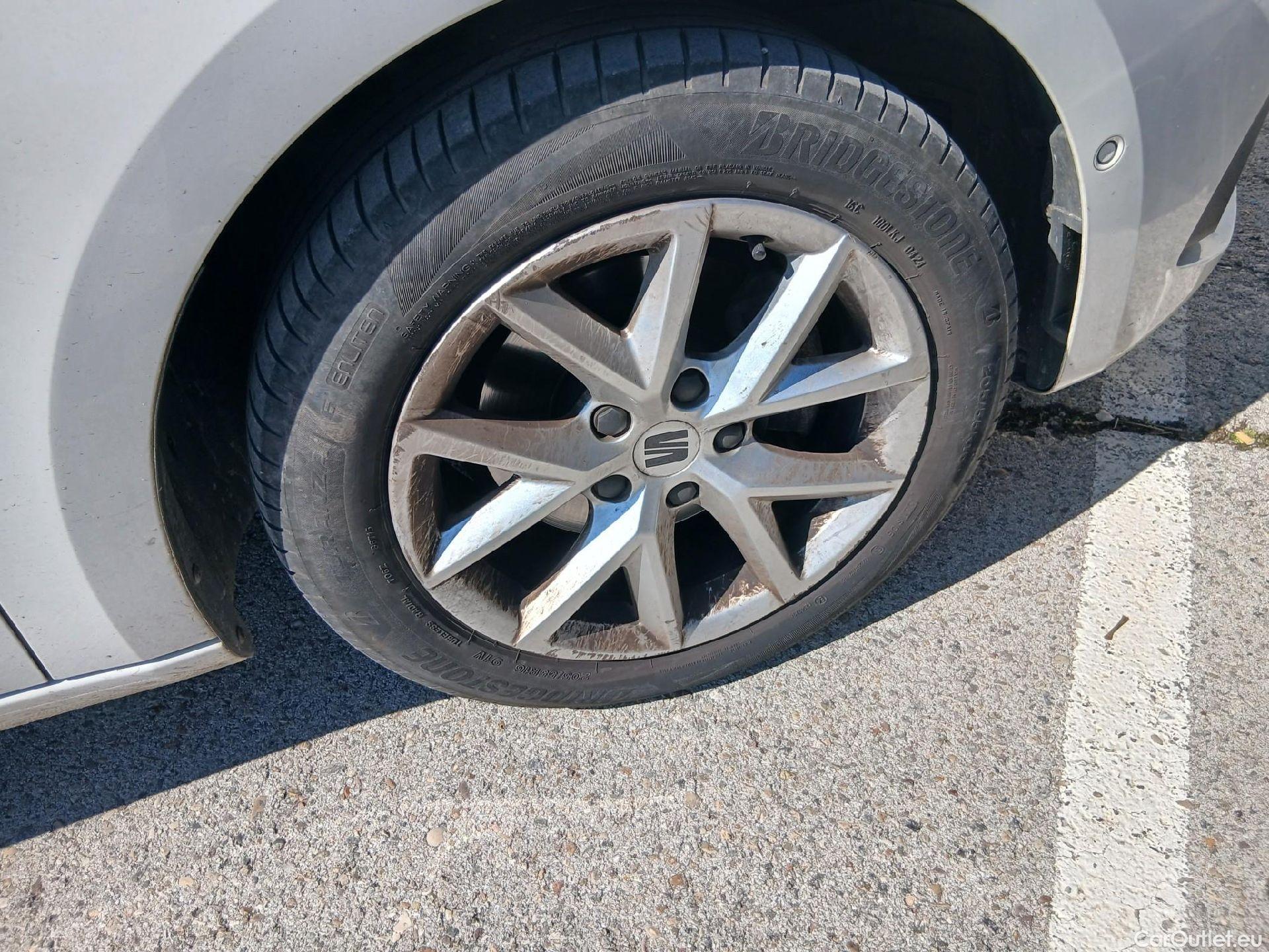  Seat  Leon SEAT Nuevo León / 2020 / 5P / familiar SP 1.0 TSI 81kW S&S Style XL(SP) #18