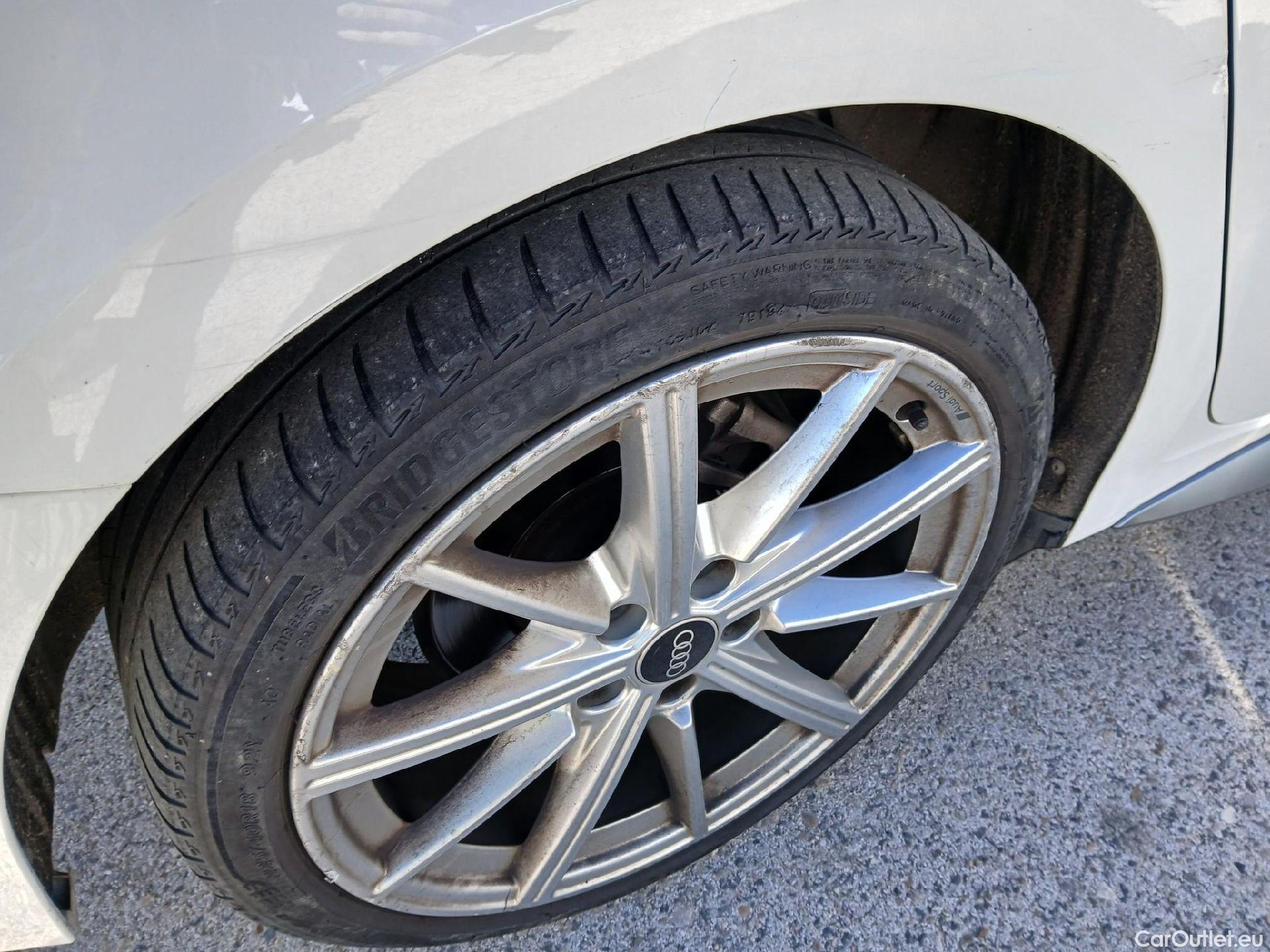  Audi  A3 AUDI  / 2020 / 5P / berlina con portón Sportback S line 30 TDI 85kW (116CV) #22