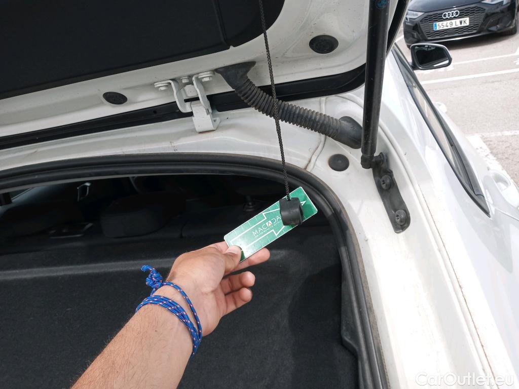  Bmw  Serie 1 BMW  / 2019 / 5P / berlina con portón 116d #4