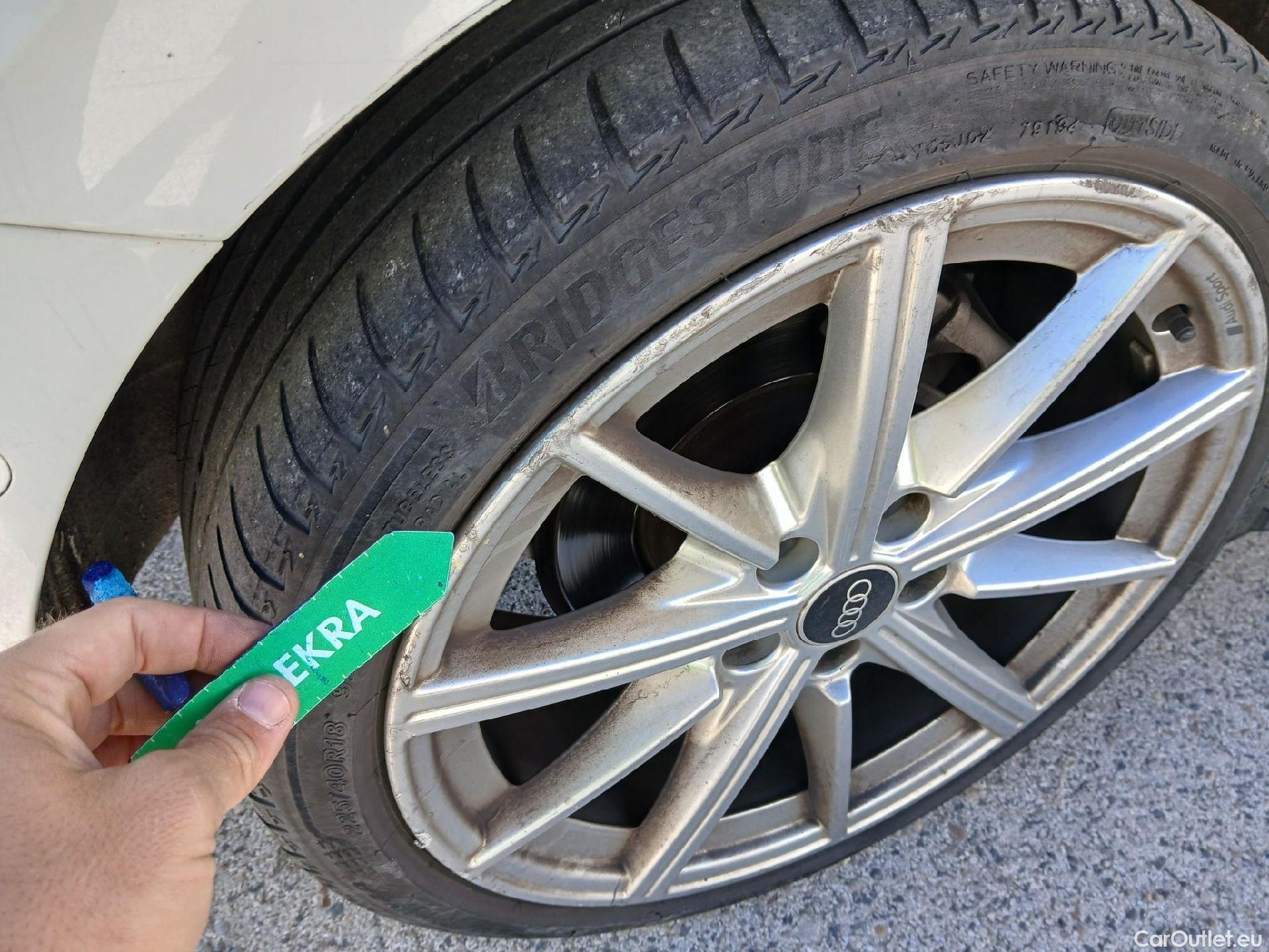  Audi  A3 AUDI  / 2020 / 5P / berlina con portón Sportback S line 30 TDI 85kW (116CV) #21