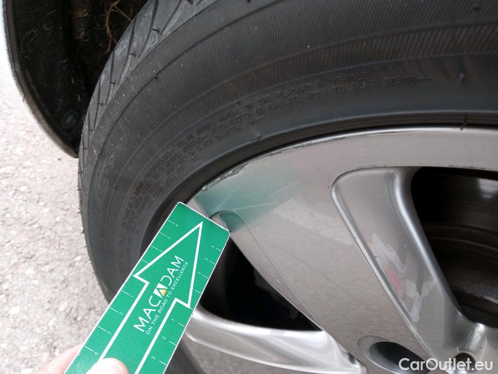  Bmw  Serie 1 BMW  / 2019 / 5P / berlina con portón 116d #13