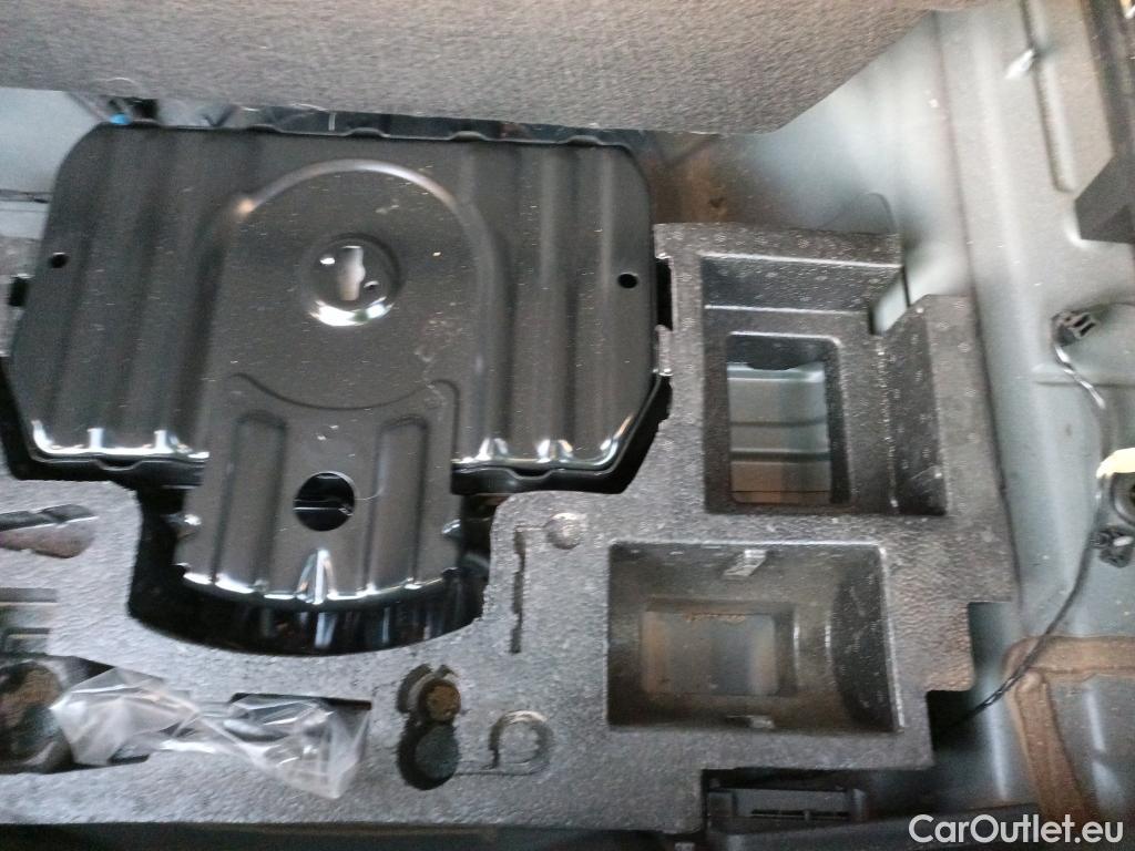  Volvo  XC 40 VOLVO XC40 / 2021 / 5P / todoterreno 2.0 B4 G AWD Plus Dark Auto #16