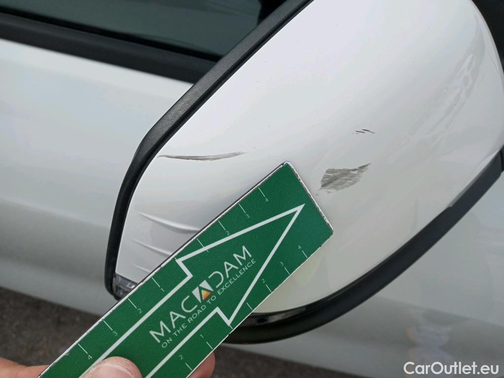  Bmw  Serie 1 BMW  / 2019 / 5P / berlina con portón 116d #26