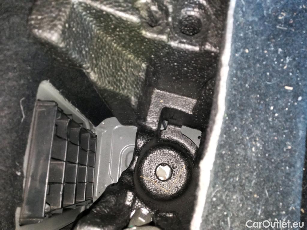  Bmw  X2 BMW   sDrive18i (CX3) #4