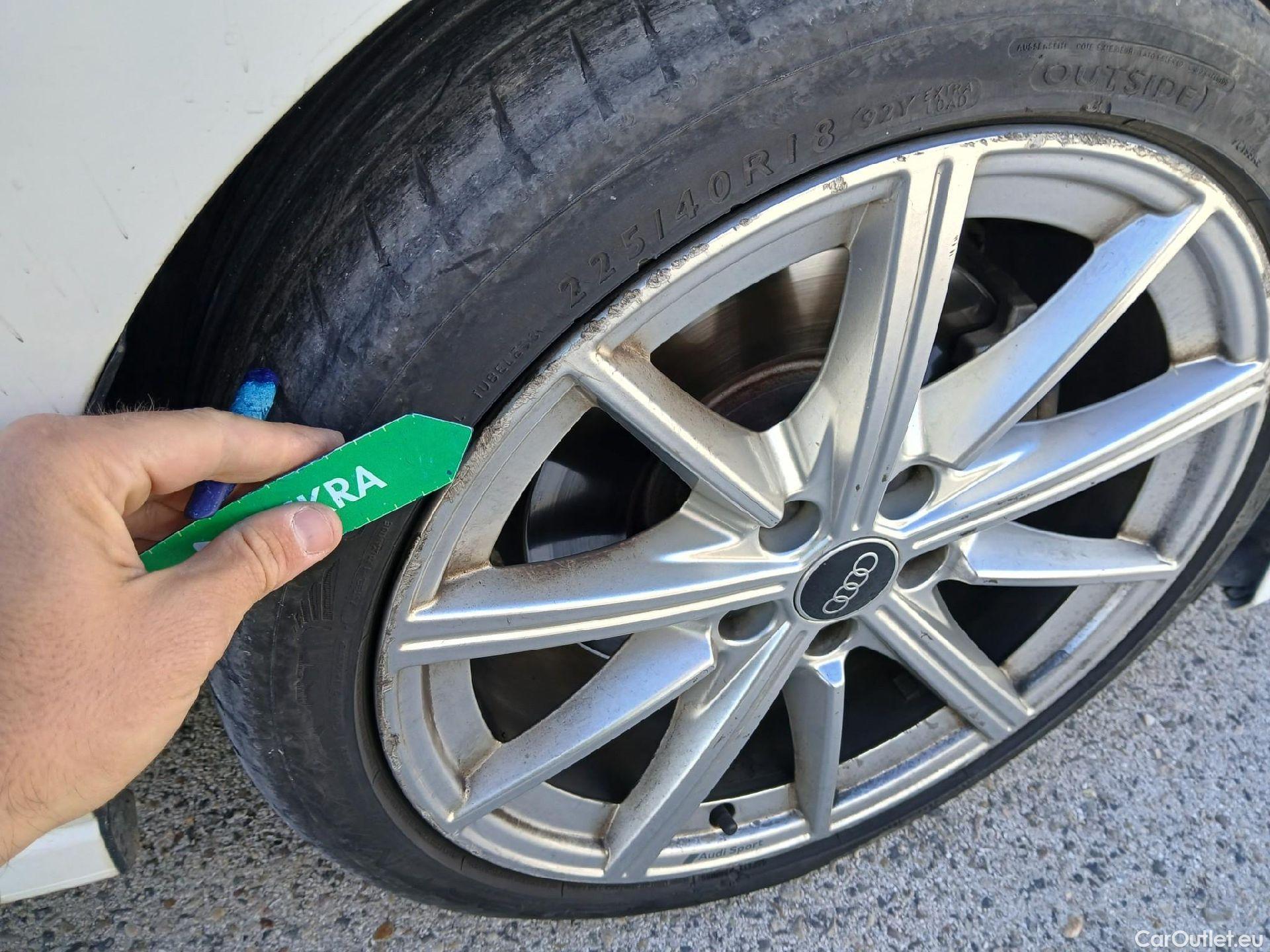  Audi  A3 AUDI  / 2020 / 5P / berlina con portón Sportback S line 30 TDI 85kW (116CV) #31