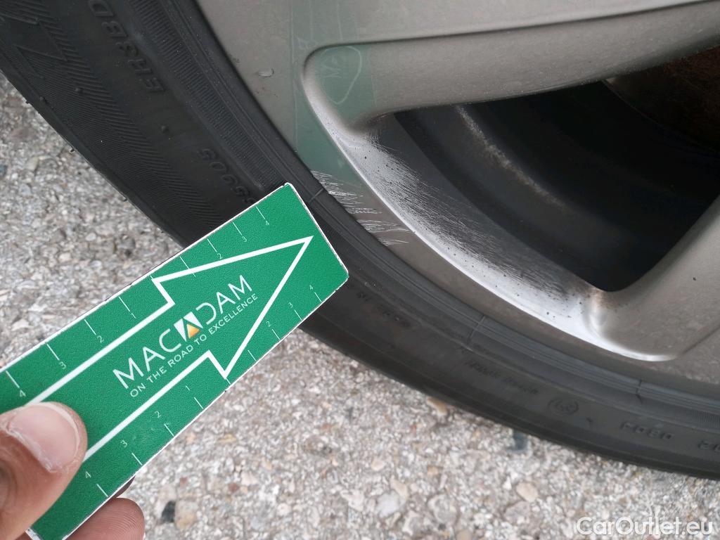  Bmw  Serie 1 BMW  / 2019 / 5P / berlina con portón 116d #11