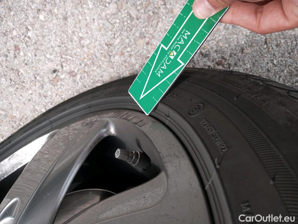  Bmw  Serie 1 BMW  / 2019 / 5P / berlina con portón 116d #9