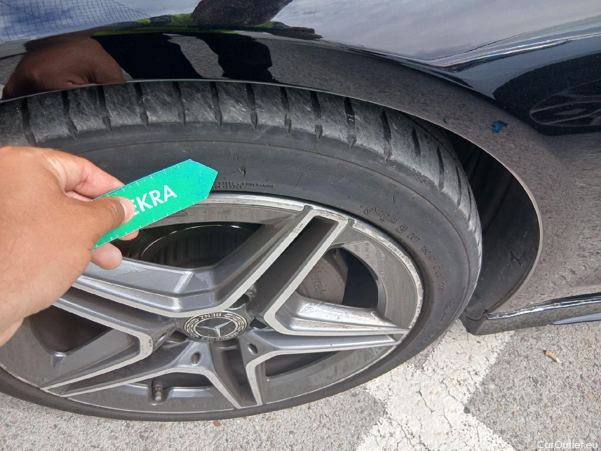  Mercedes  C-Klasse MERCEDES-BENZ Clase C / 2018 / 4P / sedán C 220 d #2