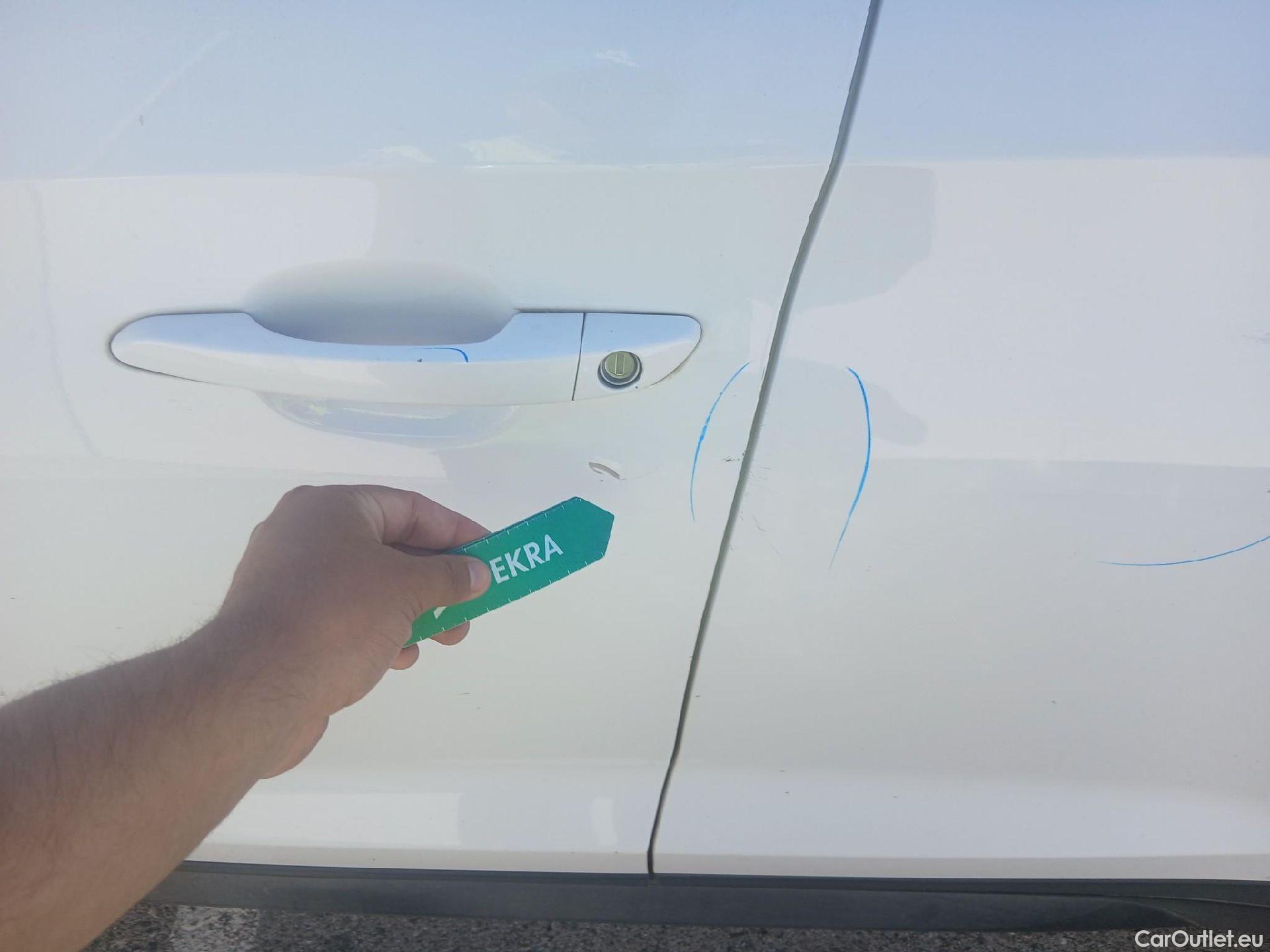  Hyundai  Tucson HYUNDAI  / 2018 / 5P / todoterreno 1.6 CRDI 85kW (116CV) 48V SLE 4X2(SP)(SL) #17