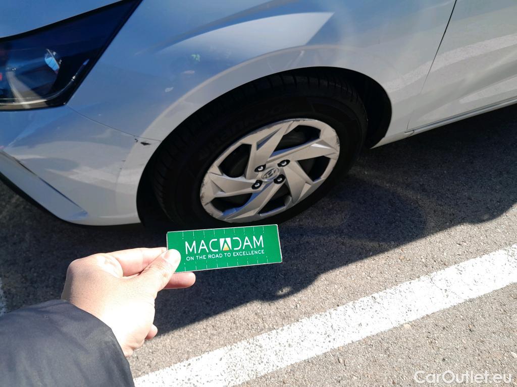  Hyundai  i20 HYUNDAI  / 2020 / 5P / berlina con portón 1.0 TGDI 74kW (100CV) 48V Essence #32