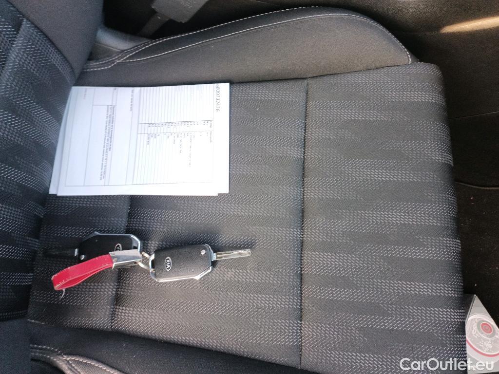  KIA  Sportage KIA  / 2018 / 5P / todoterreno 1.6 MHEV Business 85kW (115CV) 4x2 #11