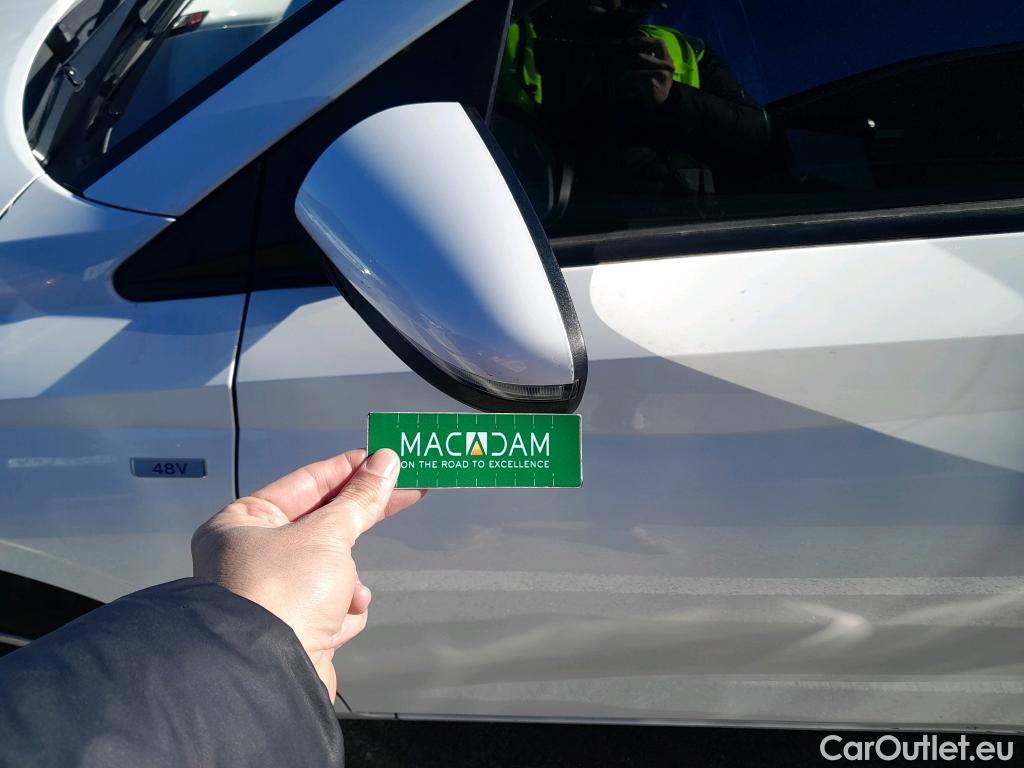  Hyundai  i20 HYUNDAI  / 2020 / 5P / berlina con portón 1.0 TGDI 74kW (100CV) 48V Essence #40