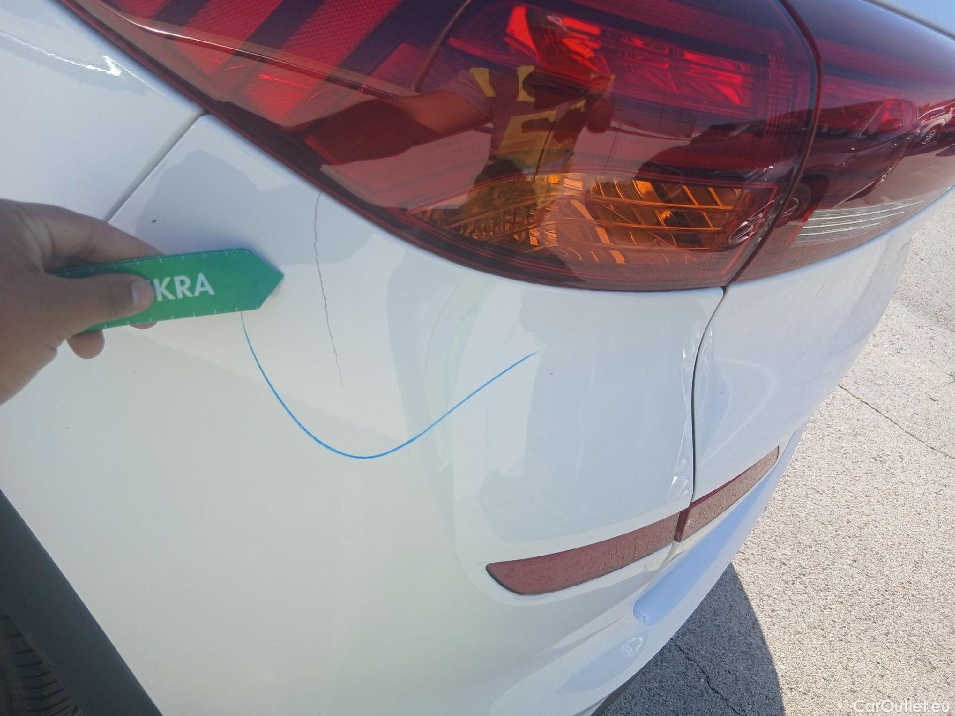  Hyundai  Tucson HYUNDAI  / 2018 / 5P / todoterreno 1.6 CRDI 85kW (116CV) 48V SLE 4X2(SP)(SL) #21