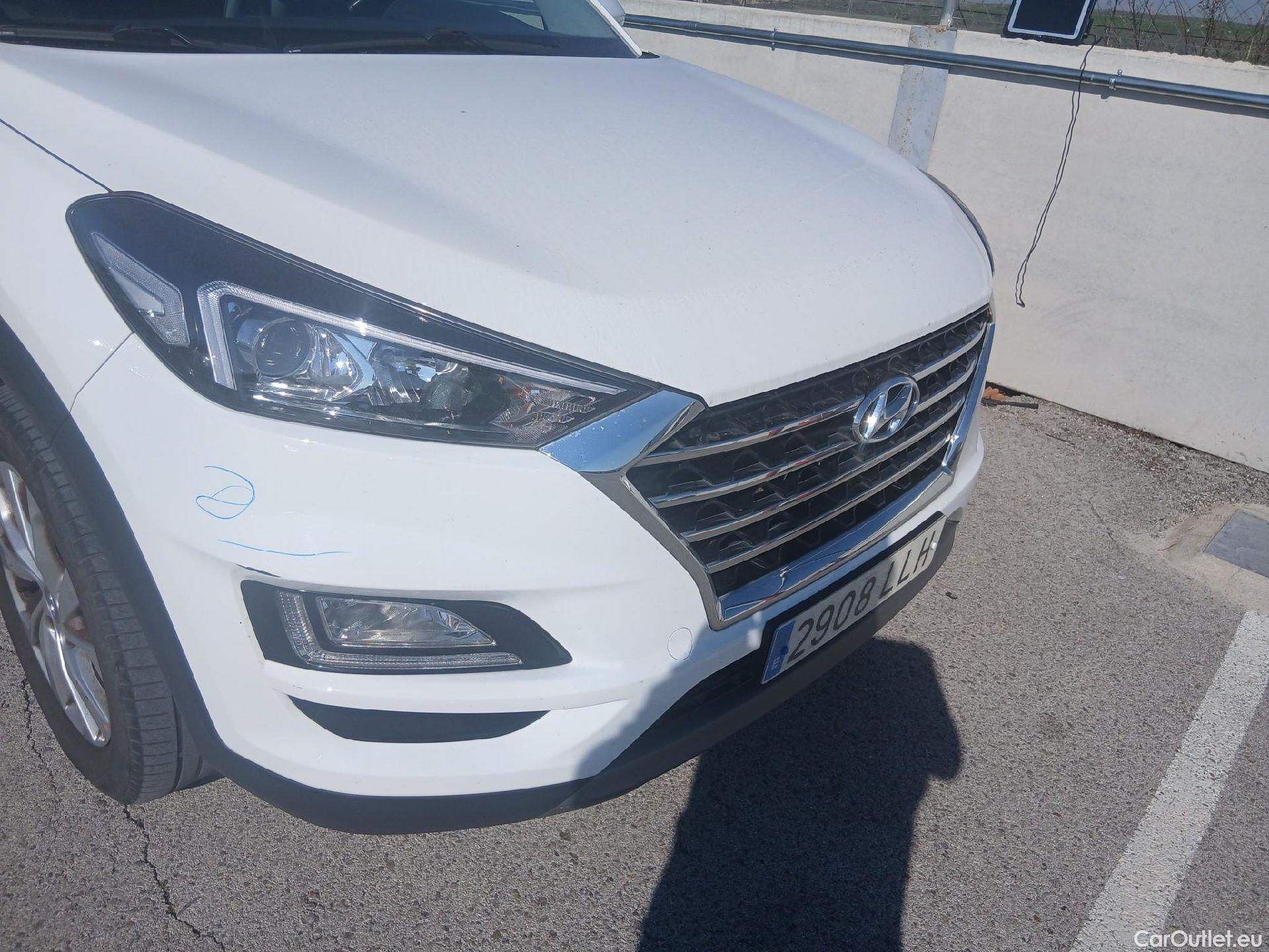  Hyundai  Tucson HYUNDAI  / 2018 / 5P / todoterreno 1.6 CRDI 85kW (116CV) 48V SLE 4X2(SP)(SL) #12