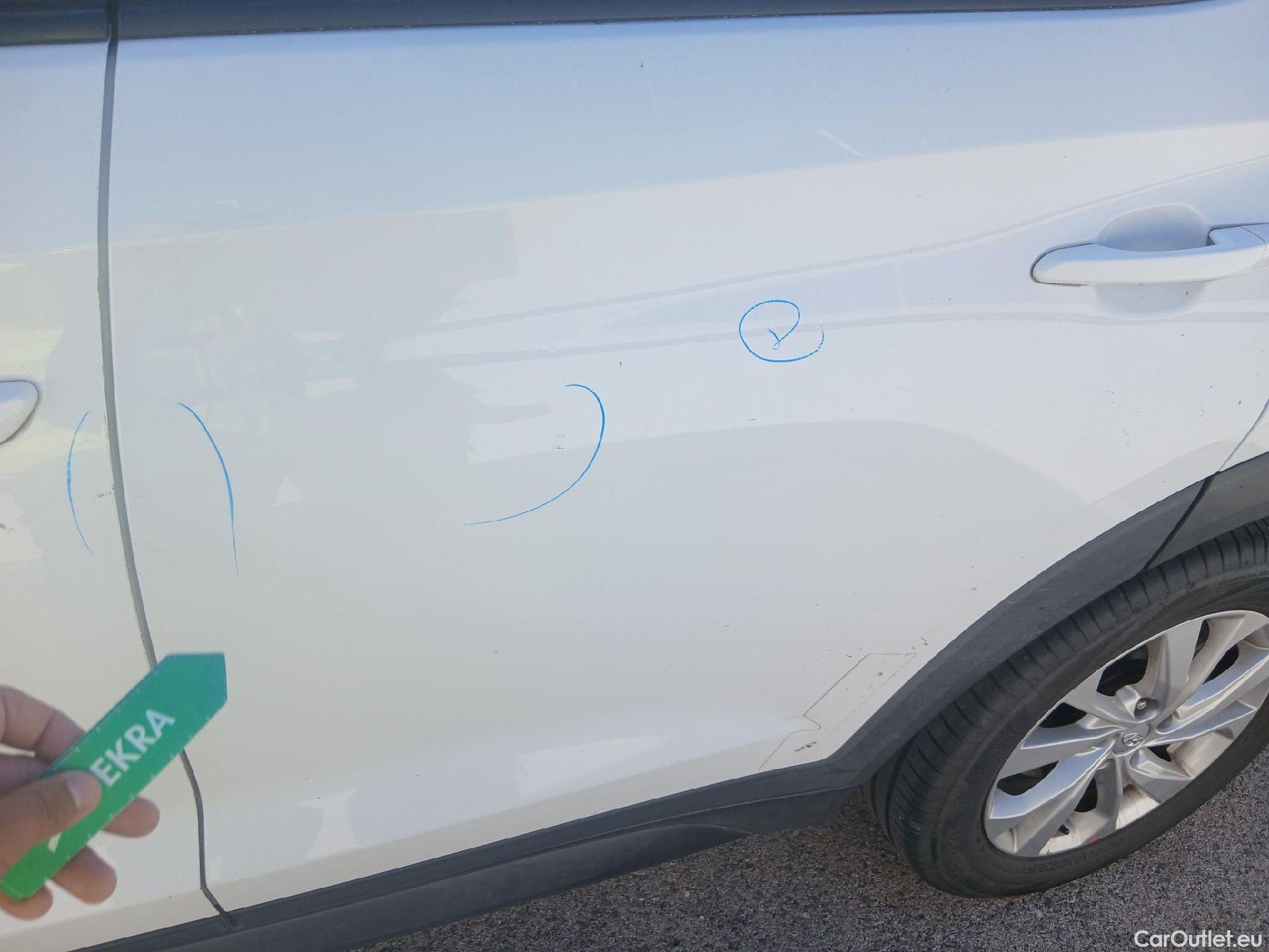  Hyundai  Tucson HYUNDAI  / 2018 / 5P / todoterreno 1.6 CRDI 85kW (116CV) 48V SLE 4X2(SP)(SL) #19