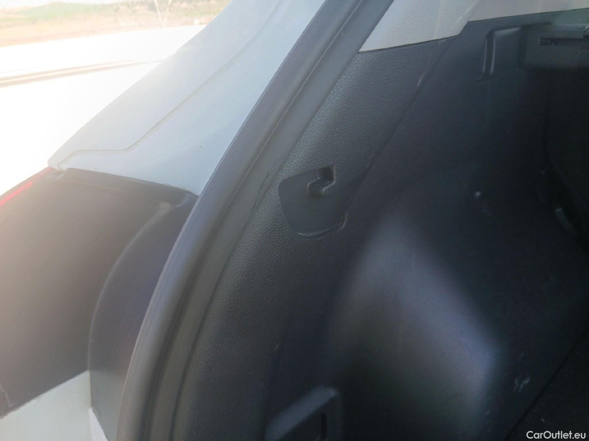  Hyundai  Tucson HYUNDAI  / 2018 / 5P / todoterreno 1.6 CRDI 85kW (116CV) 48V SLE 4X2(SP)(SL) #8