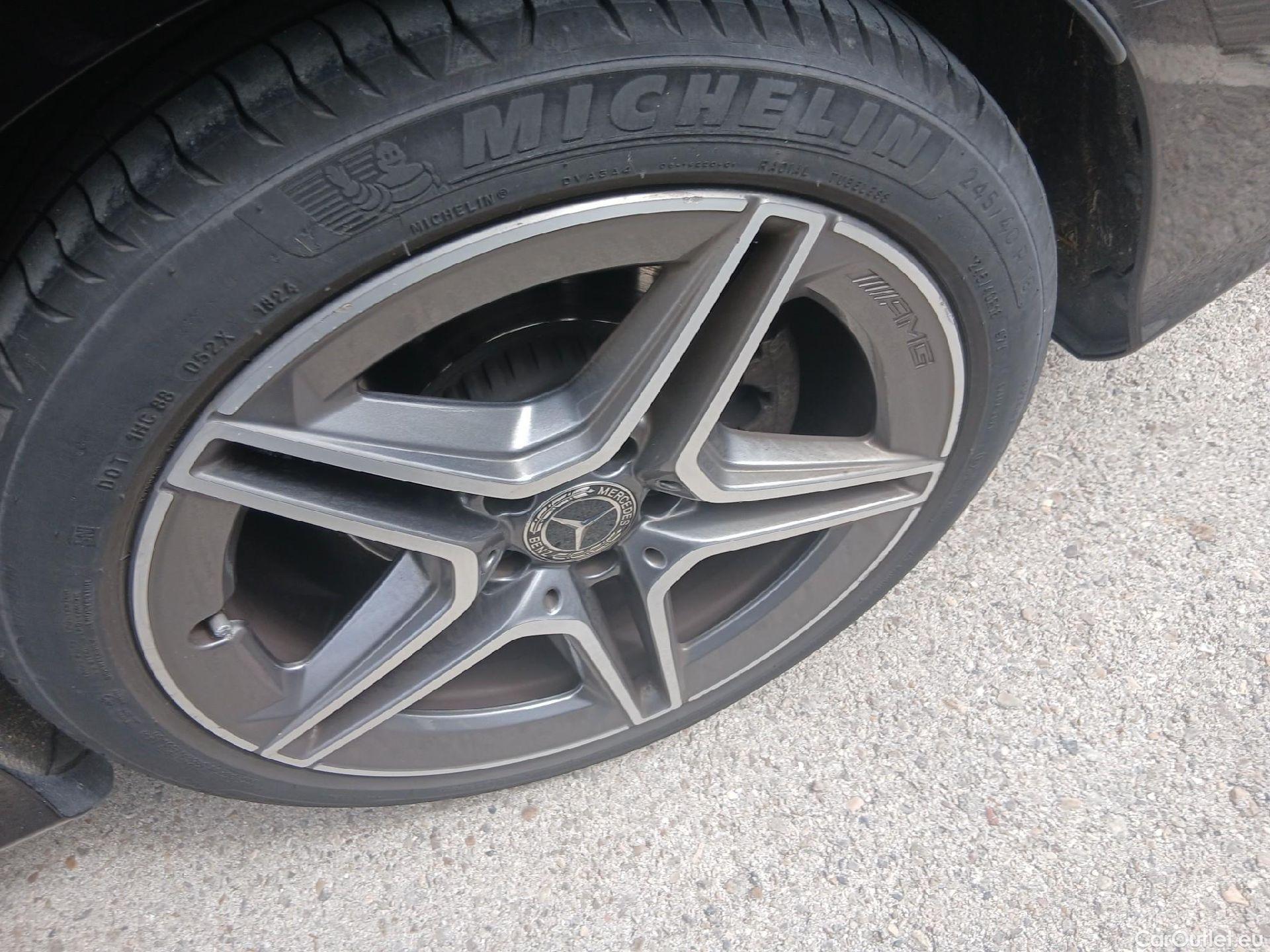  Mercedes  C-Klasse MERCEDES-BENZ Clase C / 2018 / 4P / sedán C 220 d #16