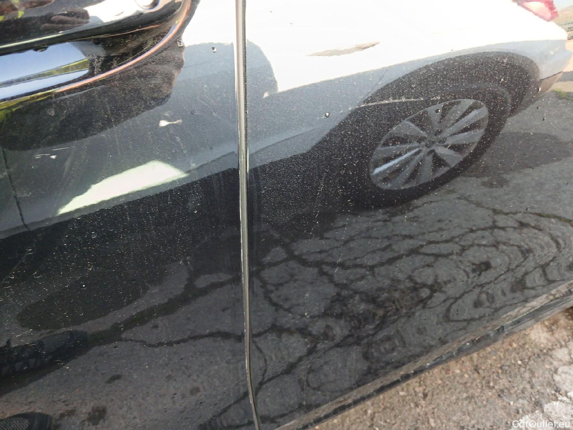  Volkswagen  Golf  VOLKSWAGEN / 2020 / 5P / berlina con portón Life 2.0 TDI 85kW (115CV) #7