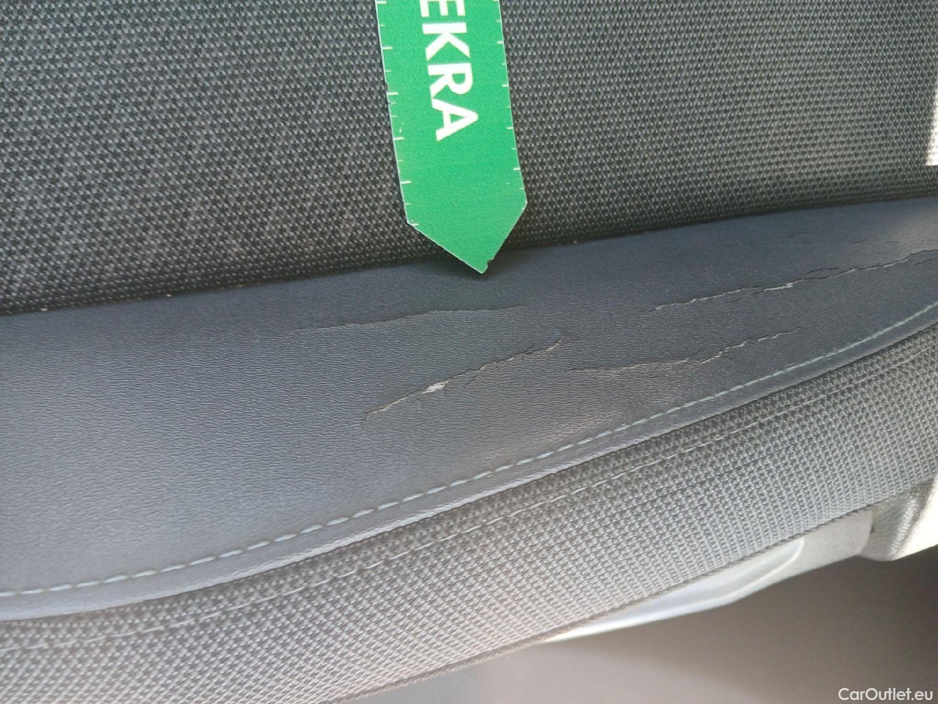  Peugeot  2008 PEUGEOT  / 2019 / 5P / todoterreno Allure BlueHDI 100 S&S BVM6 (AC) #3