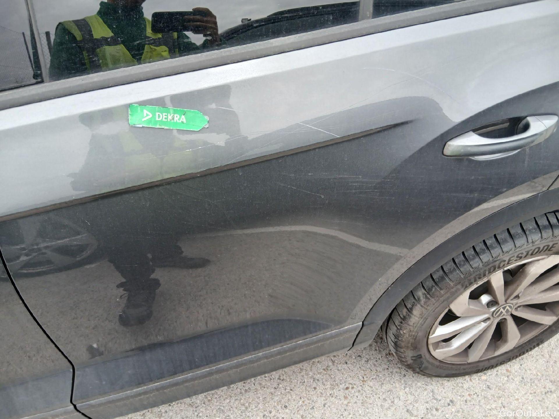  Volkswagen  T-ROC  Life 1.0 TSI 110CV MT6 E6d #24