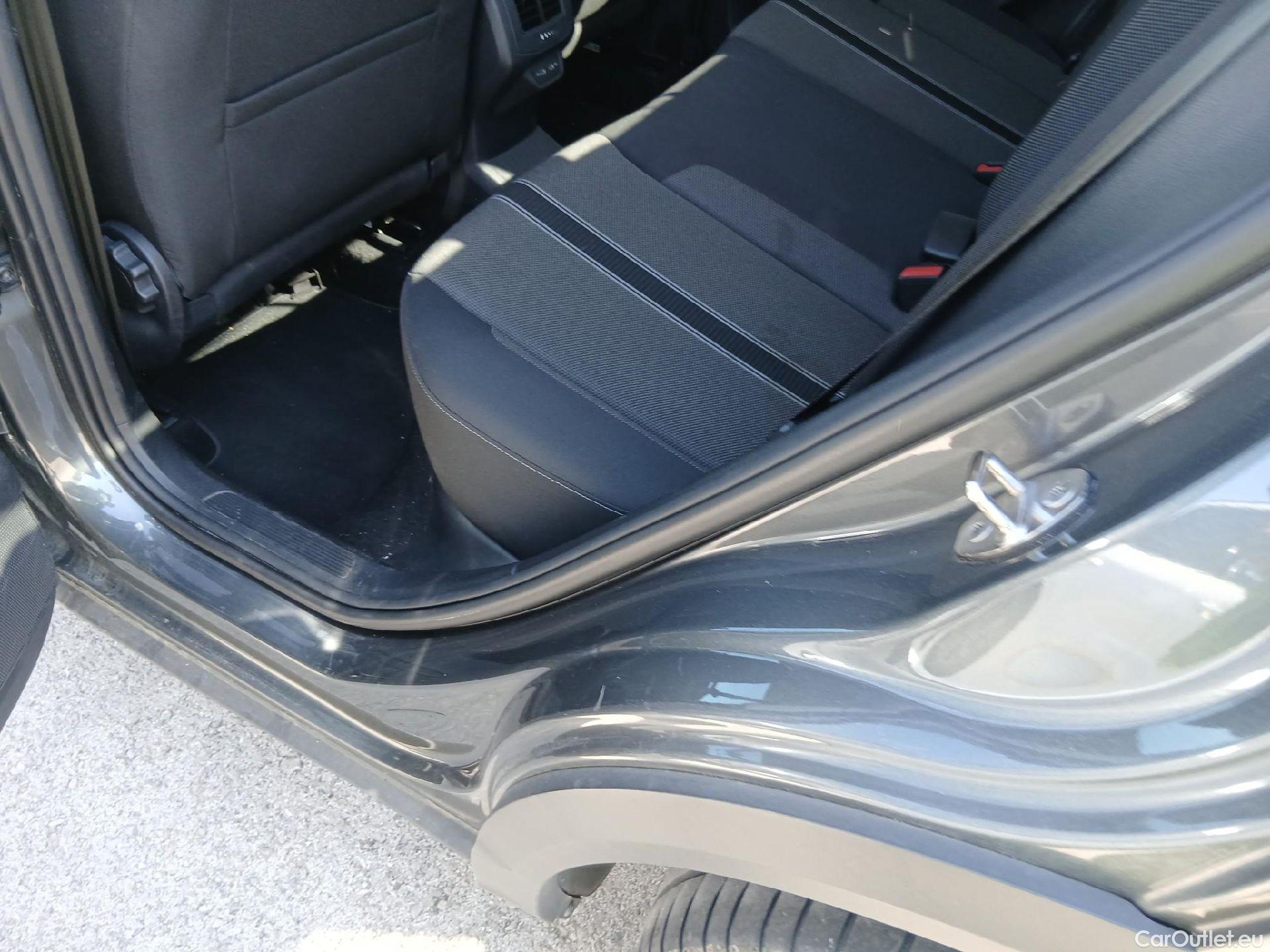  Volkswagen  T-ROC  Advance 2.0 TDI 115CV MT6 E6d #29