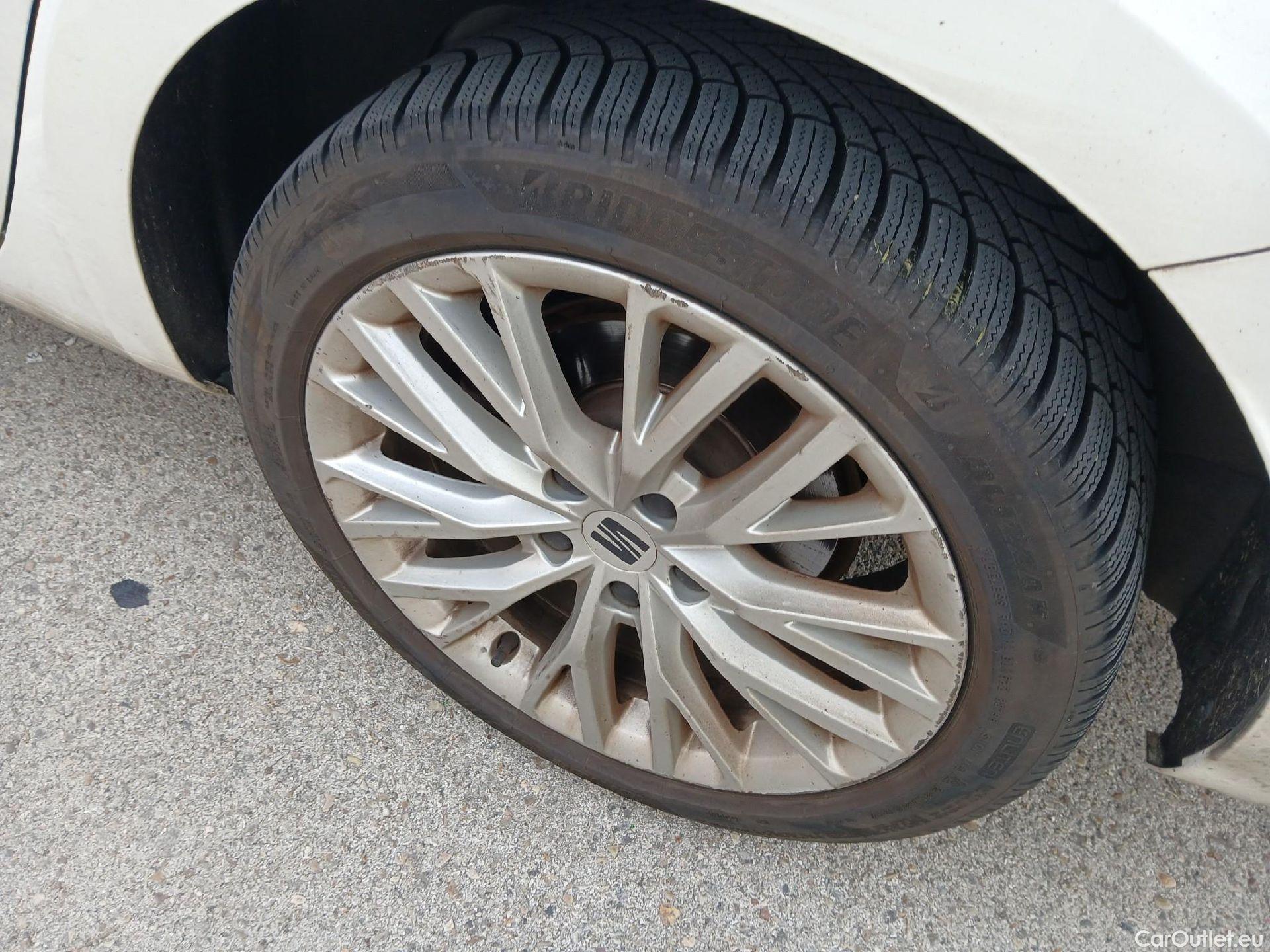  Seat  Leon SEAT Nuevo León / 2020 / 5P / familiar SP 1.4 e-Hybrid DSG S&S Xcellence Go L #17